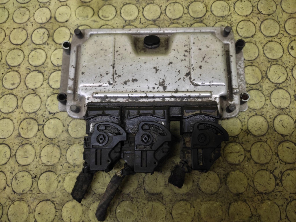 PEUGEOT PARTNER 1.6 control unit of the engine 0261207686