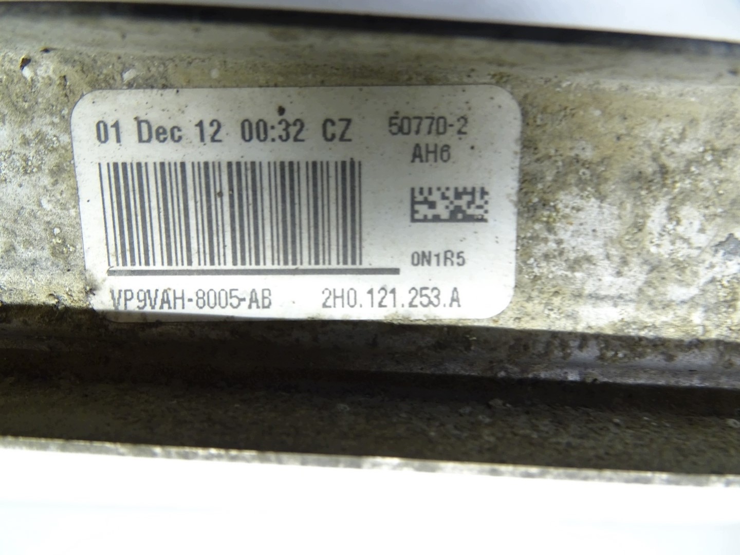 chladič vody VW AMAROK 2.0 TDI 2H0121253A