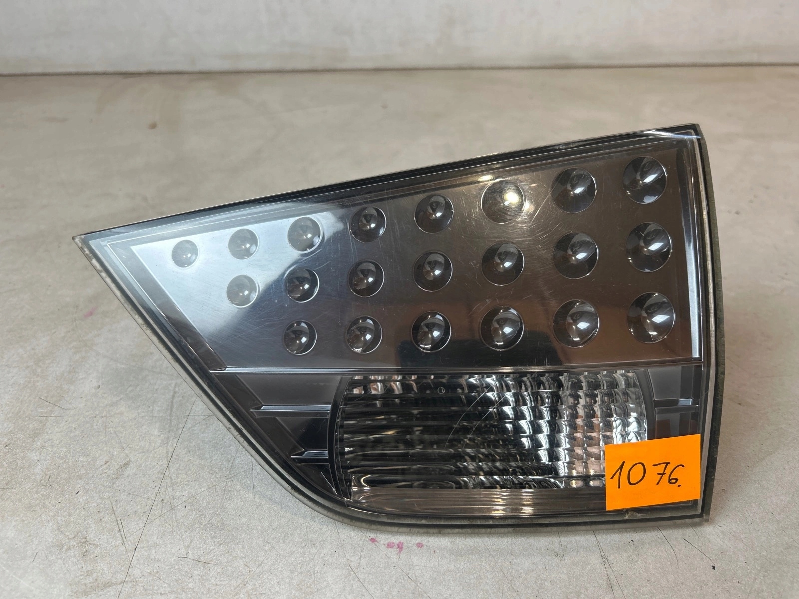 light rear part rear right to the bonnet Mitsubishi Outlander II