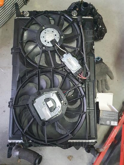 AUDI Q5 8R0 3.0 TDI WENTYLATORY CHŁODNICE