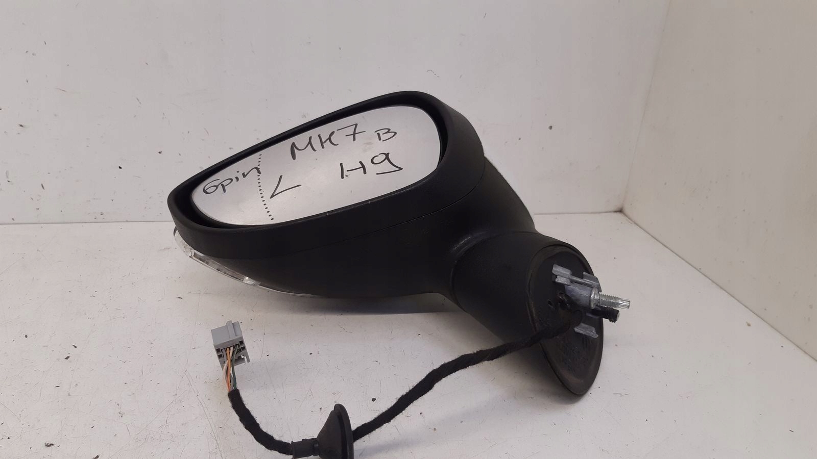 mirror left 6pin H9 Ford Fiesta MK7 1,25i