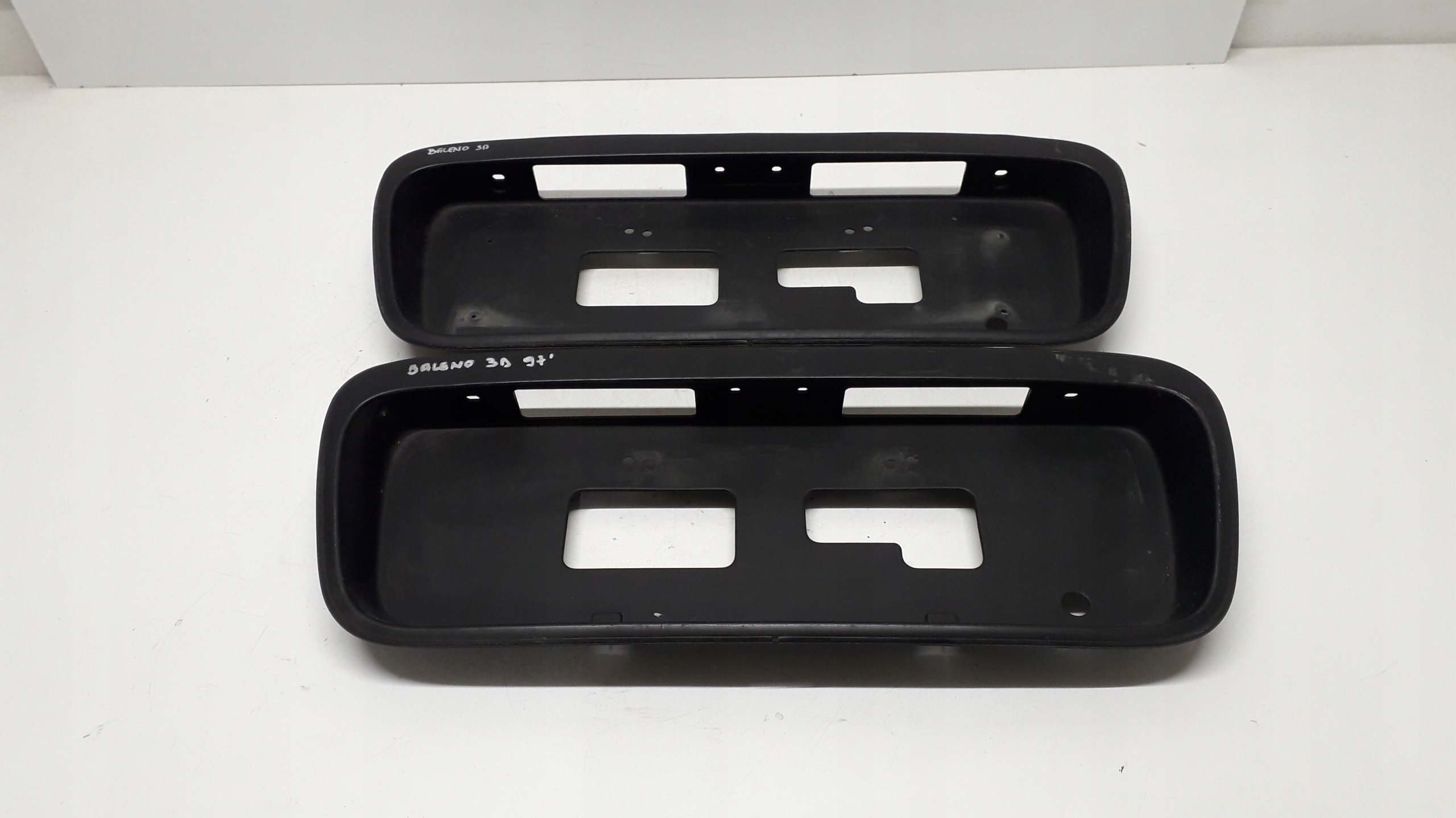 SUZUKI BALENO I 3D BLENDA RAMKA TABLICY TYŁ