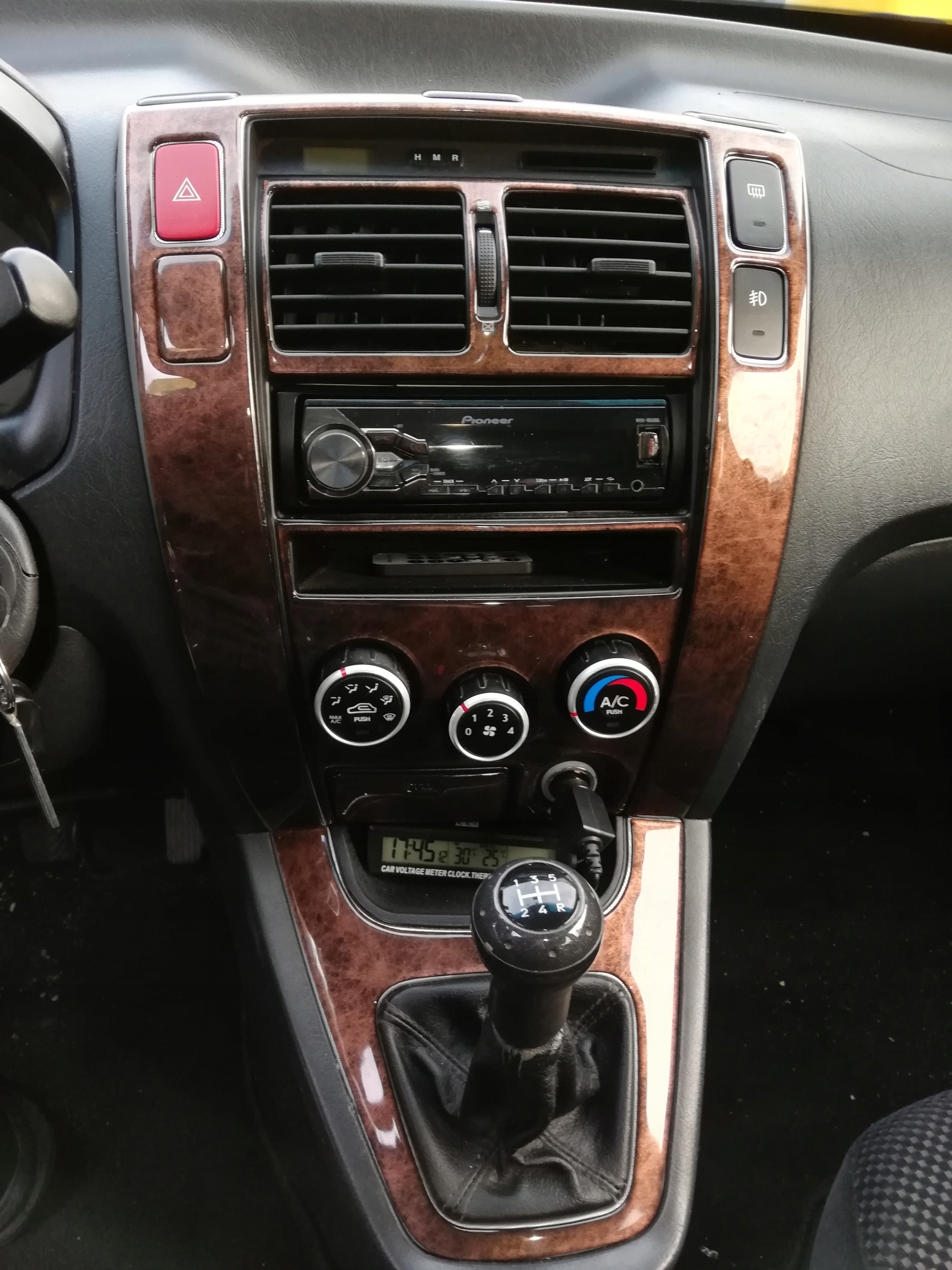 HYUNDAI TUCSON ФАНЕРИ ПАНЕЛІ ВУГЛЕЦЮ НАКЛЕЙКИ ДОШКА