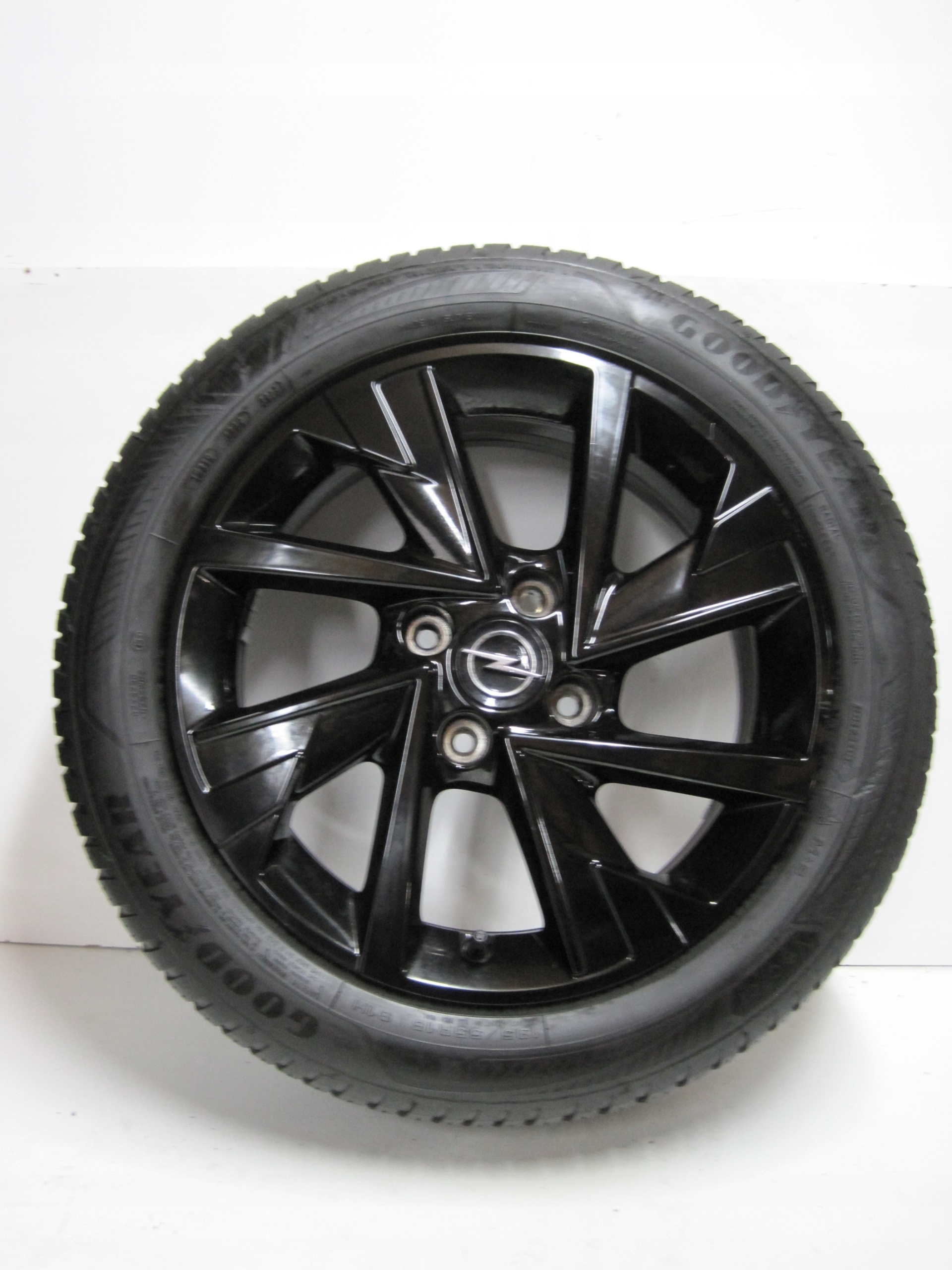 wheels discs tyres OPEL CORSA F R16 6MM M+S
