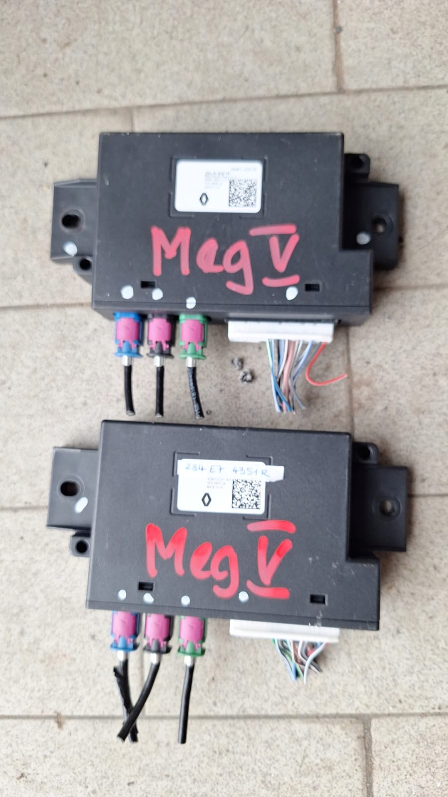 module control unit RENAULT MEGANE V E-TECH 284E74351R 285J98061R