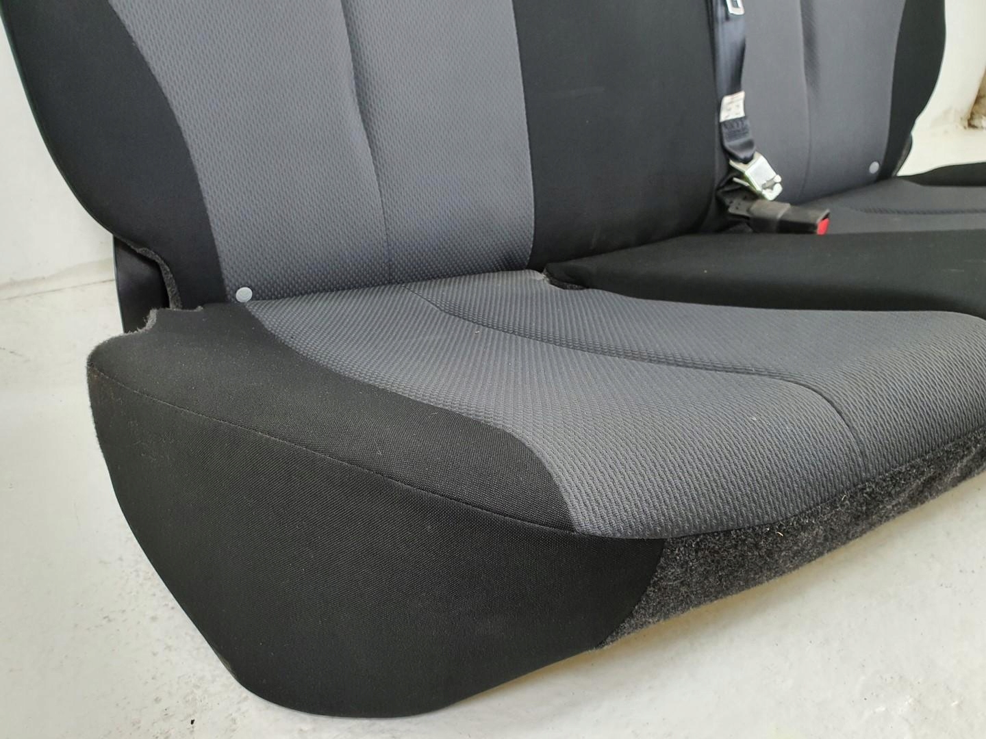 диван задняя зад mazda 2 DE 3D