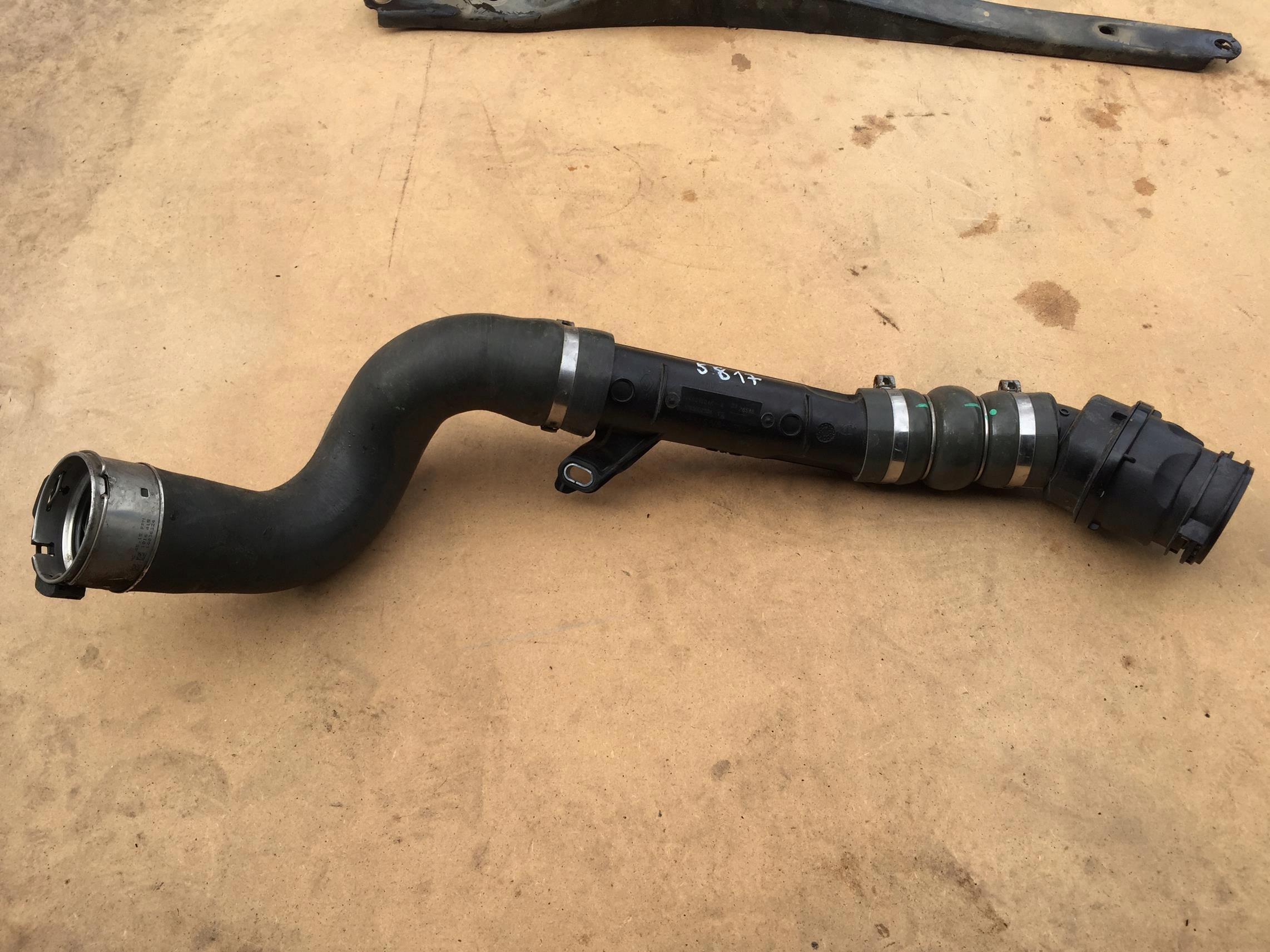 Dacia Duster 2010- труба впуск Воздух 144601524R