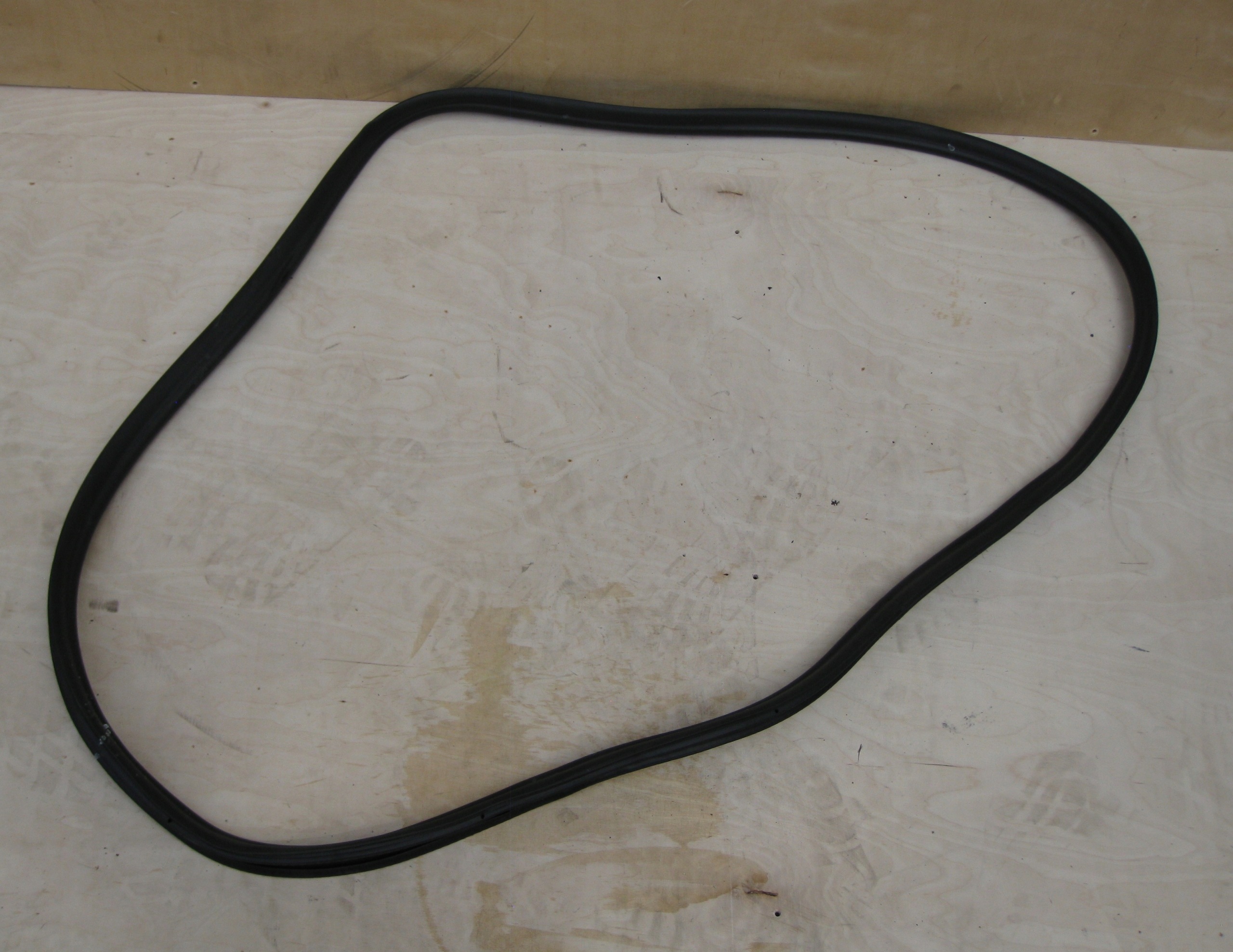 BMW 5 G30 3.0D 19R gasket rubber door left front