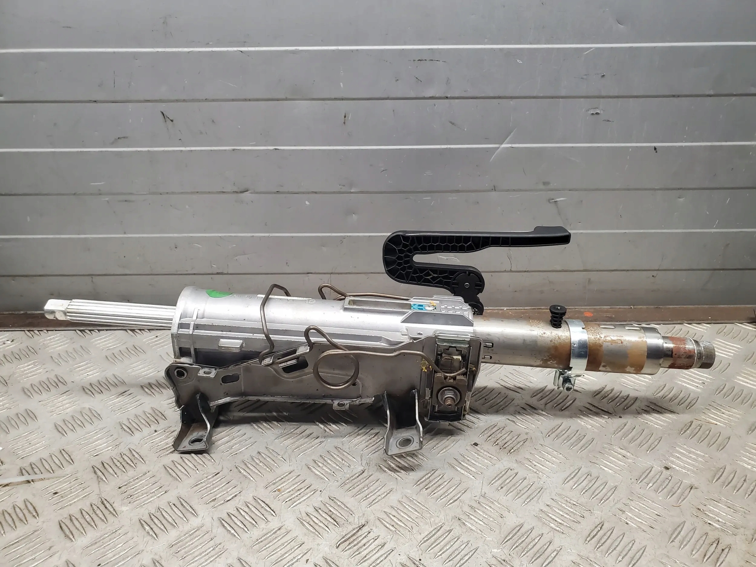 Audi A5 8W0419502F Przód strona lewa Kolumny kierownicze Typ samochodu Samochody osobowe