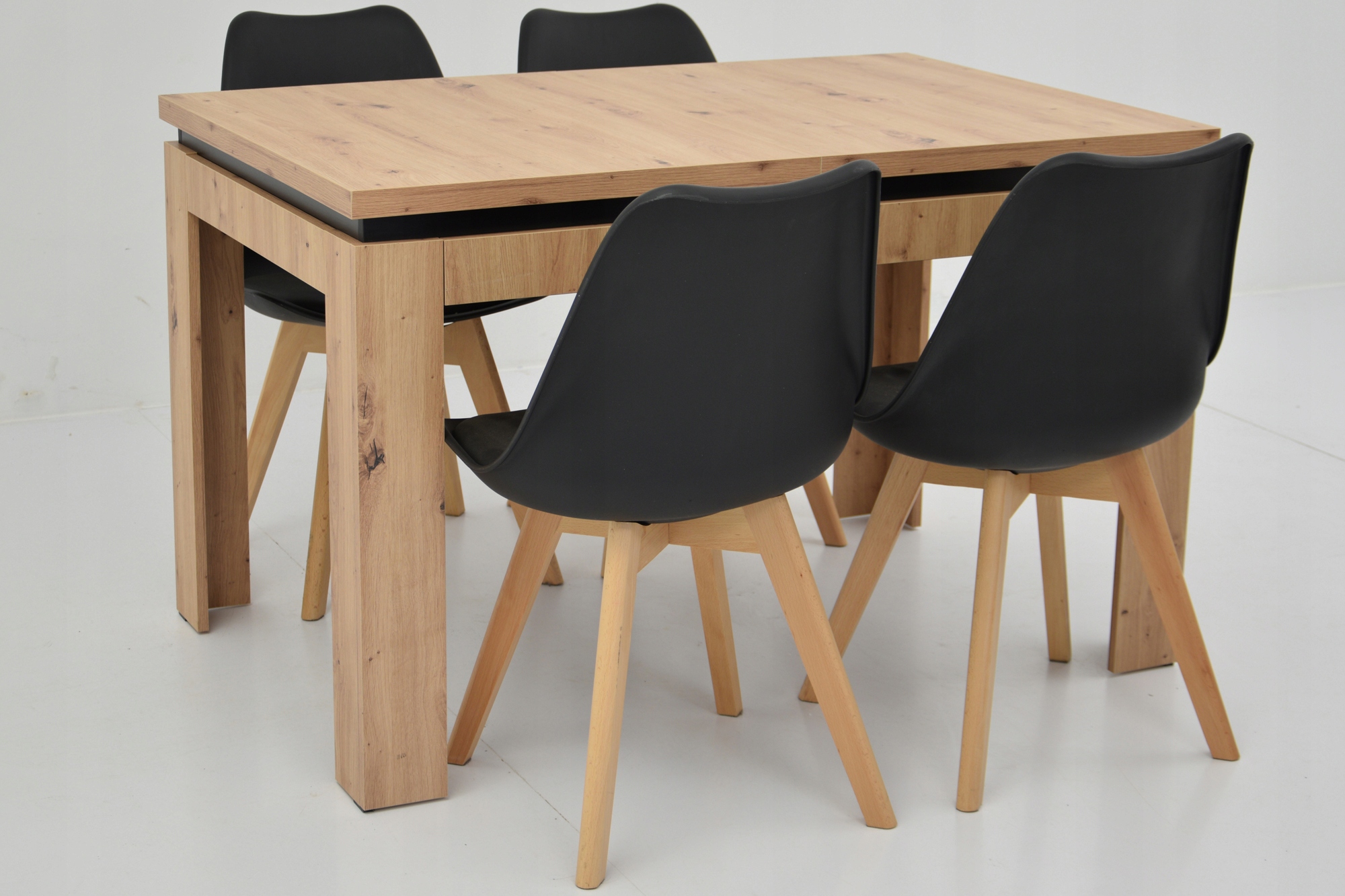 Rozkładany stół ARTISAN i 4 SKANDYNAWSKIE krzesła Marka Grande Meble