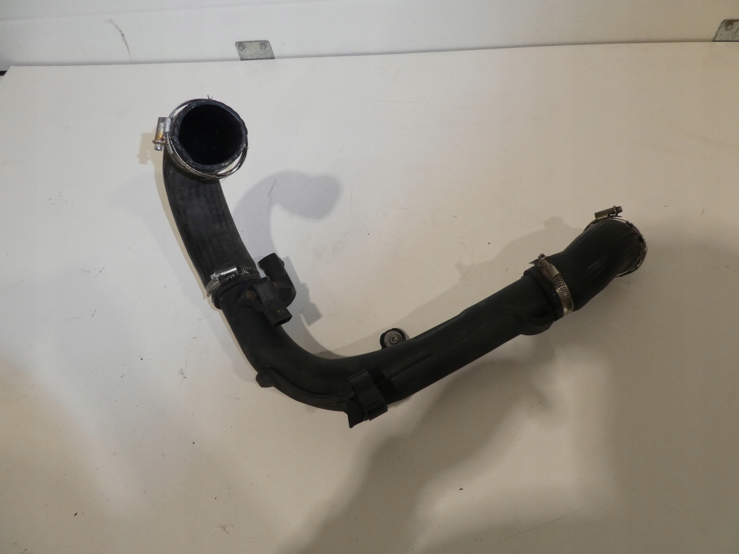 AUDI VW SEAT SKODA pipe air 1K0145770AE