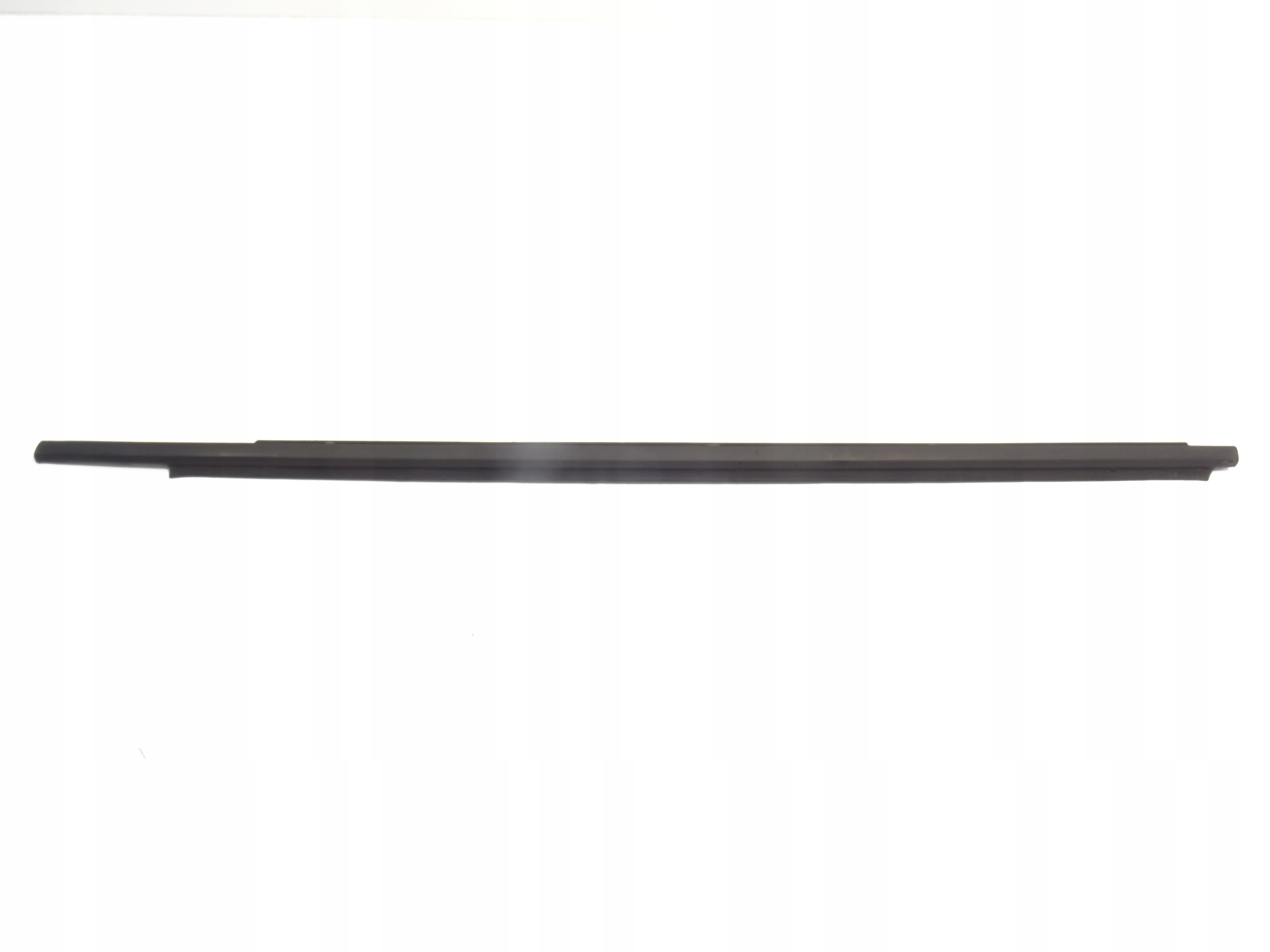 LISTWA ZGARNIAJACA SZYBY DRZWI TOYOTA YARIS II 2006-2011