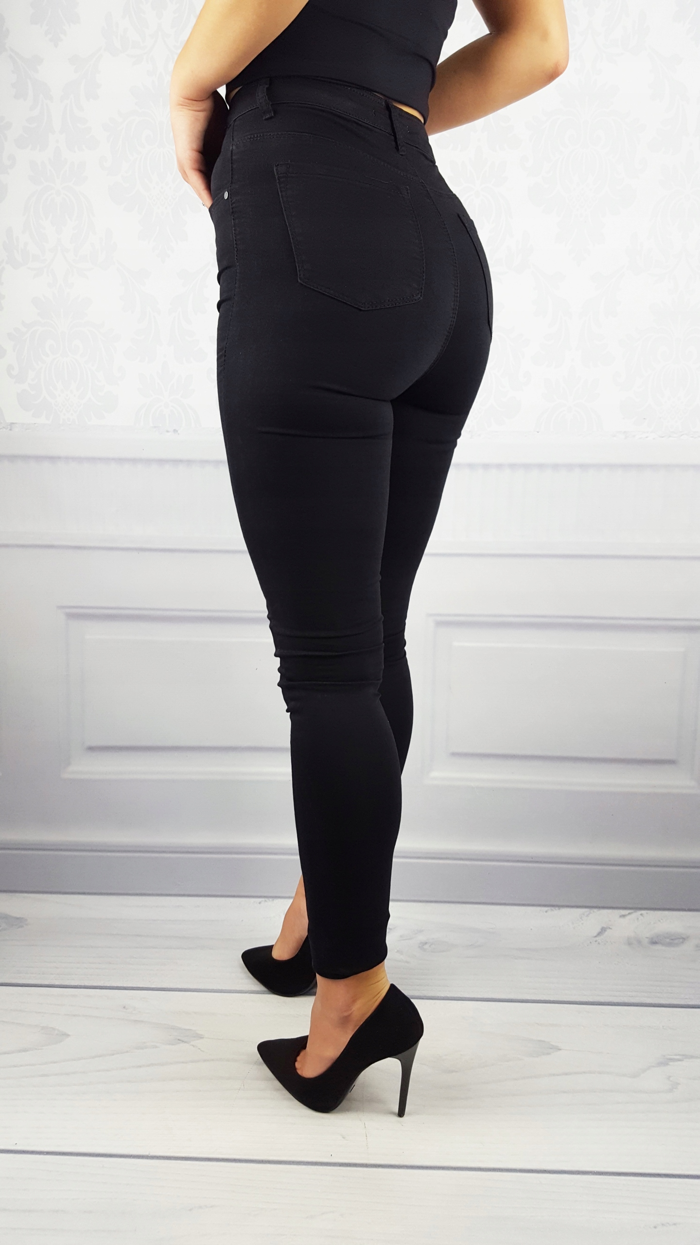 # DAMSKIE SPODNIE JEANSOWE WYSZCZUPLAJĄCE KOLORY # Materiał dominujący bawełna