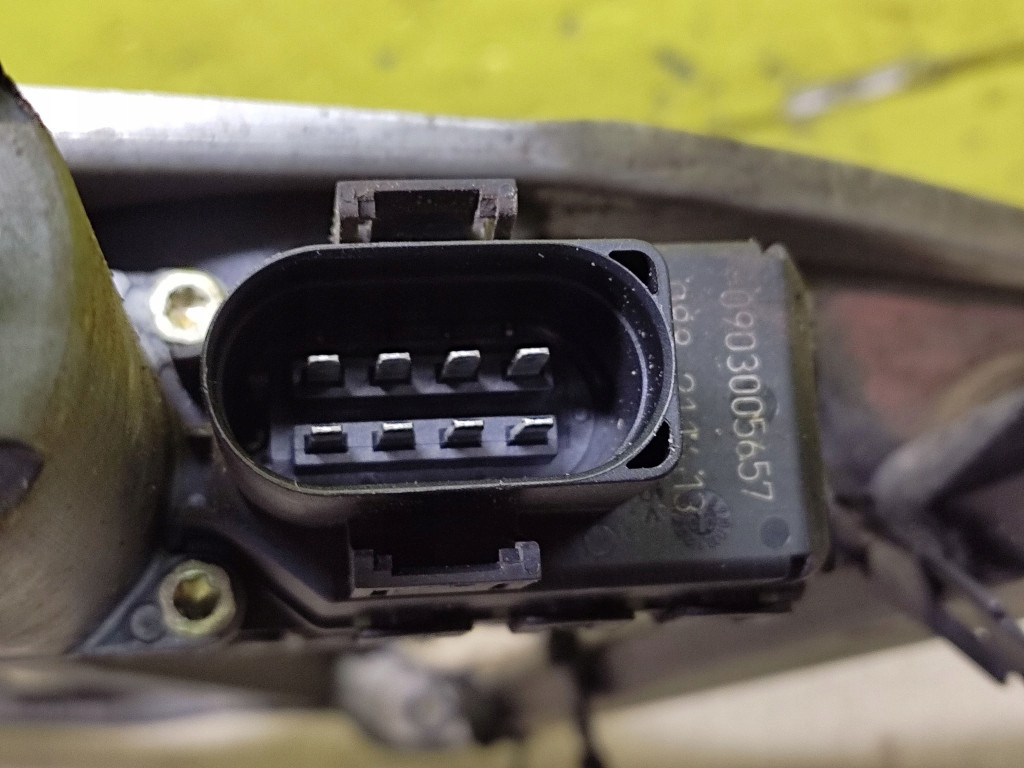 AUDI A6 C5 window regulator left rear part