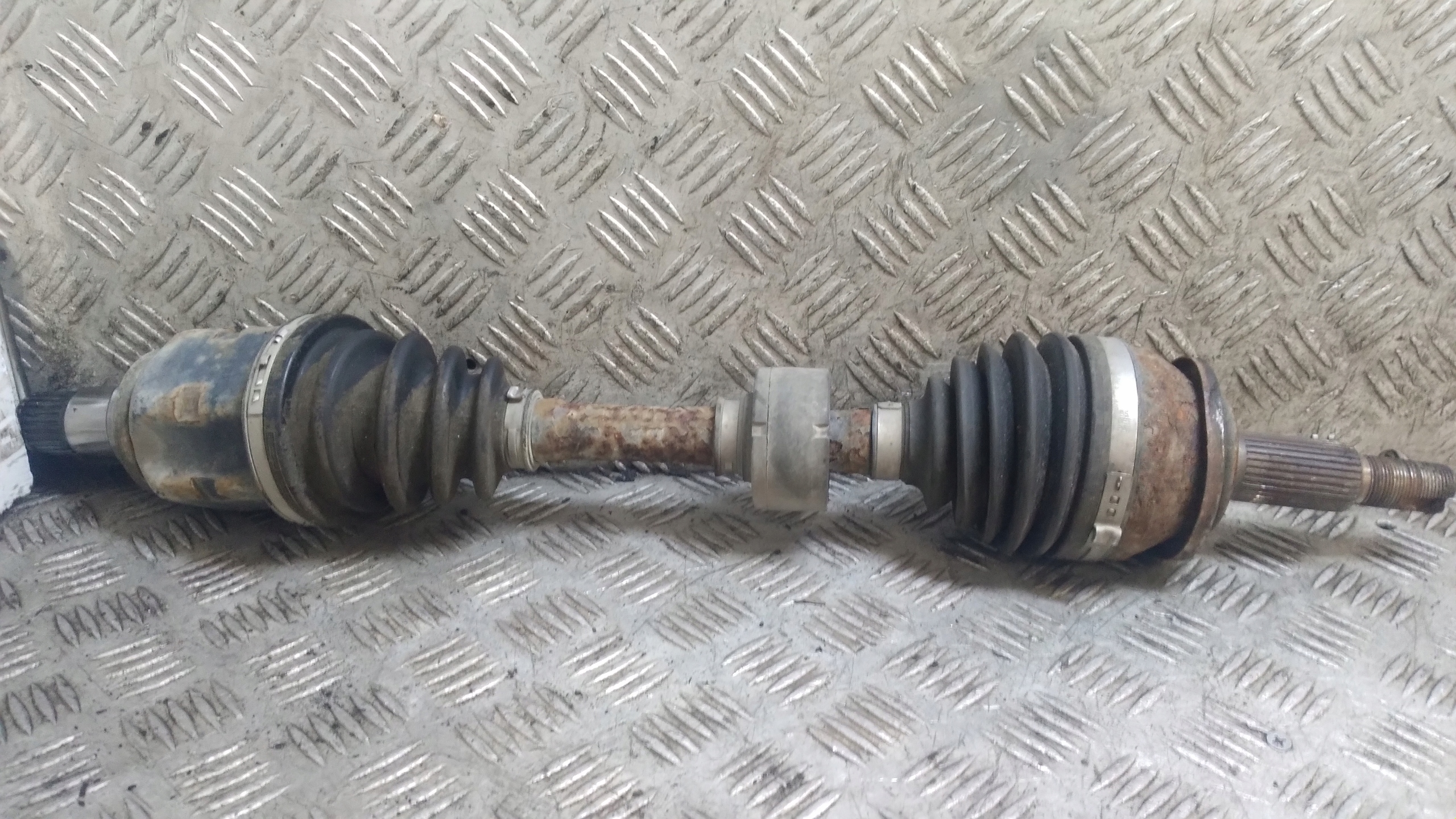 semi-axis semi-axis left front TOYOTA AVENSIS T27