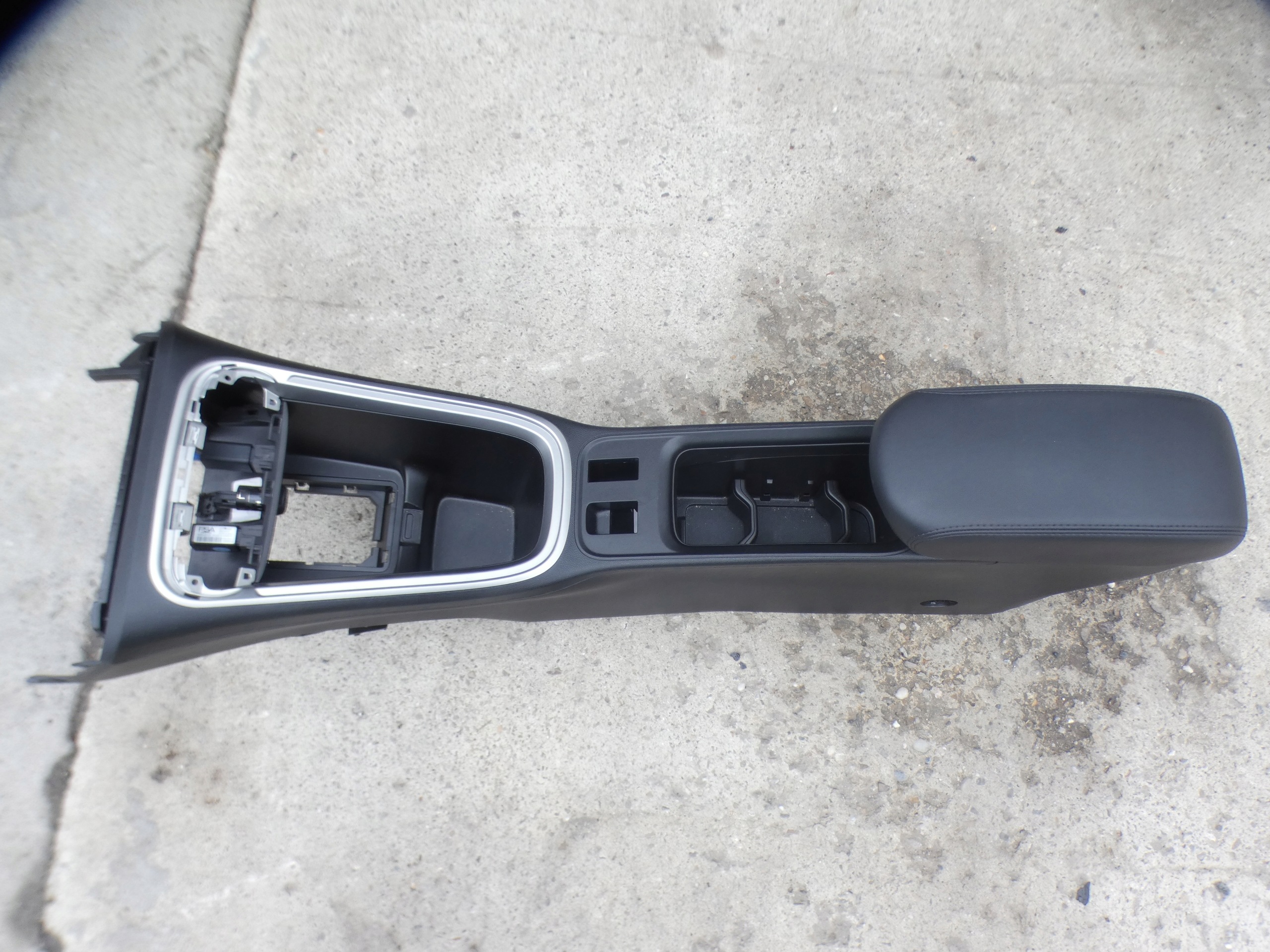 JEEP AVENGER 24r. Tunel central armrest 735763546