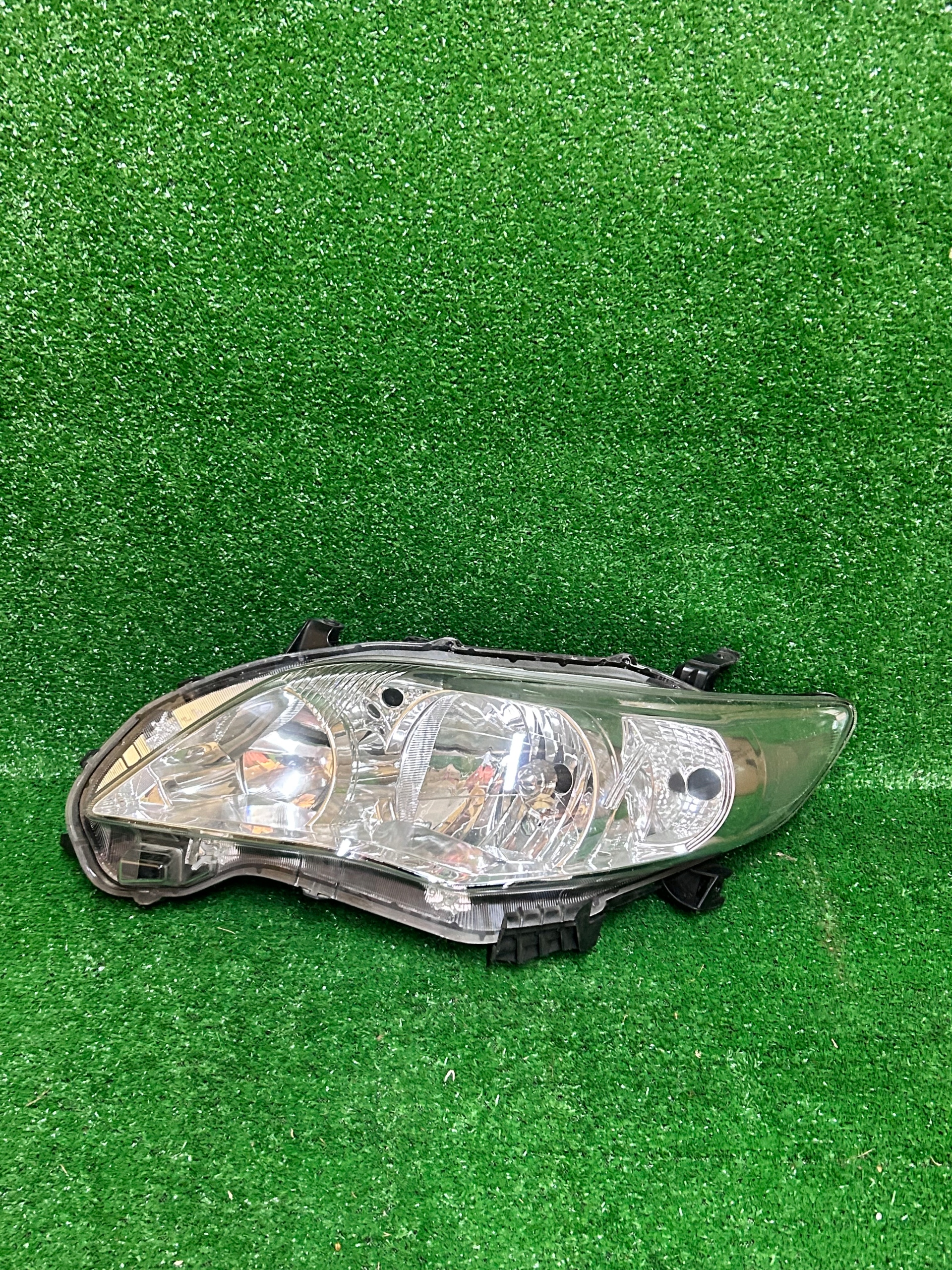 REFLEKTOR right TOYOTA COROLLA E14