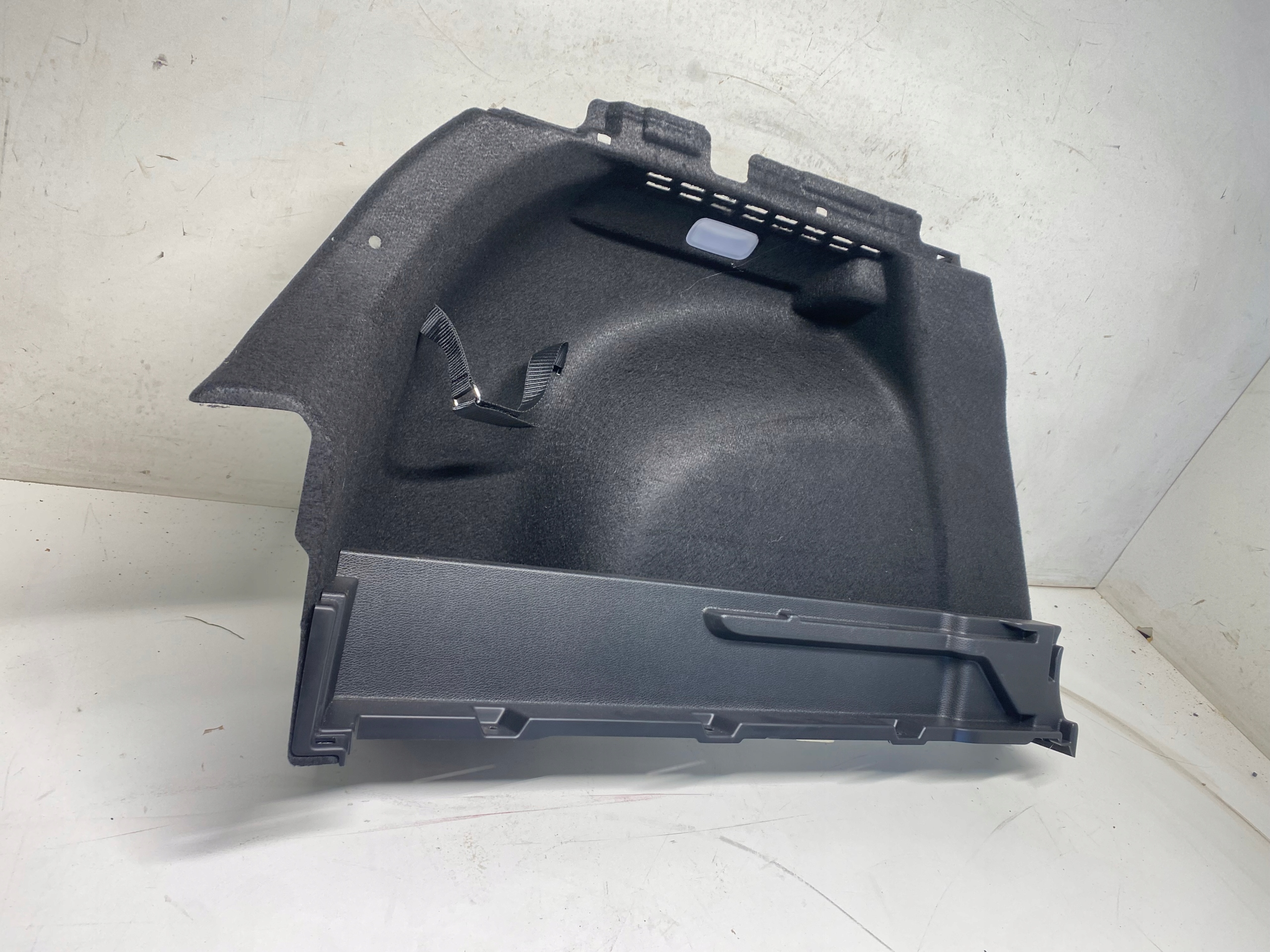 KIA XCEED X-CEED boot upholstery left 17-25 85731-J7700