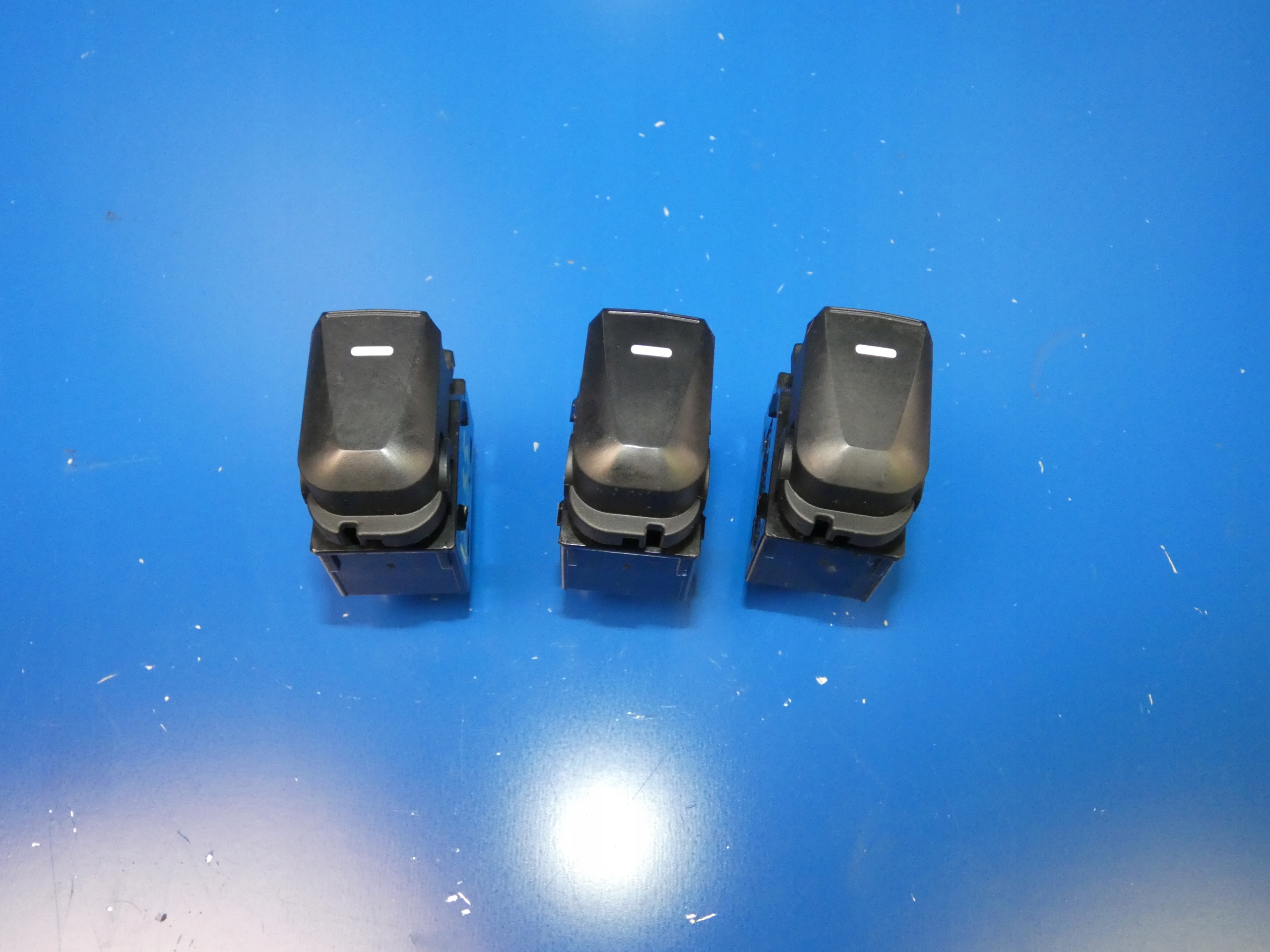 HYUNDAI IX35 KIA SPORTAGE window control switch rear part