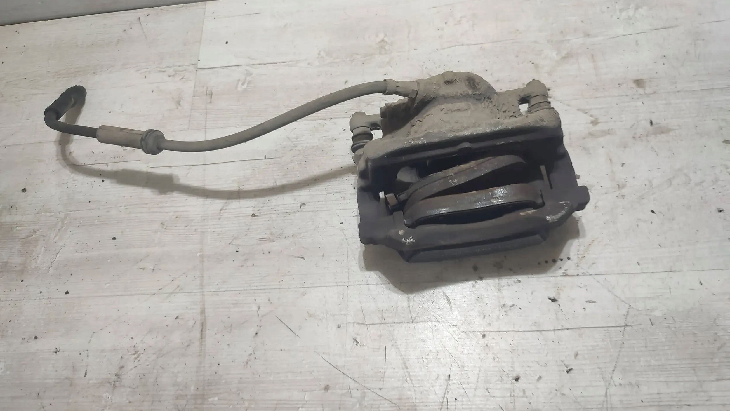Mercedes-Benz CLA W117 14r. 2.2cdi caliper left front