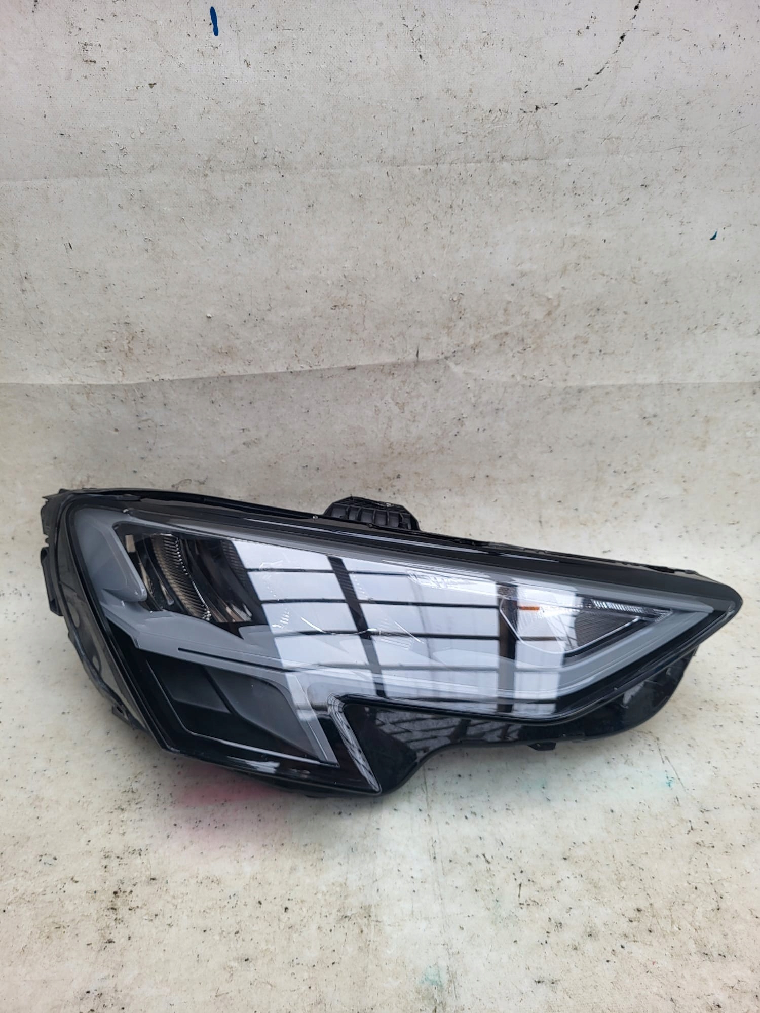 AUDI A3 8Y 20- light right front front FULL LED 8Y0941012