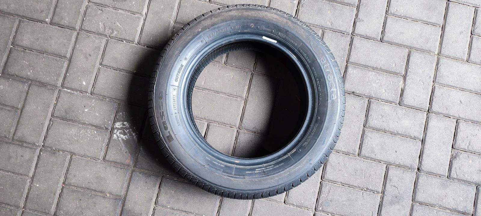 caoutchouc été Lassa Atracta 165/70R14 81T