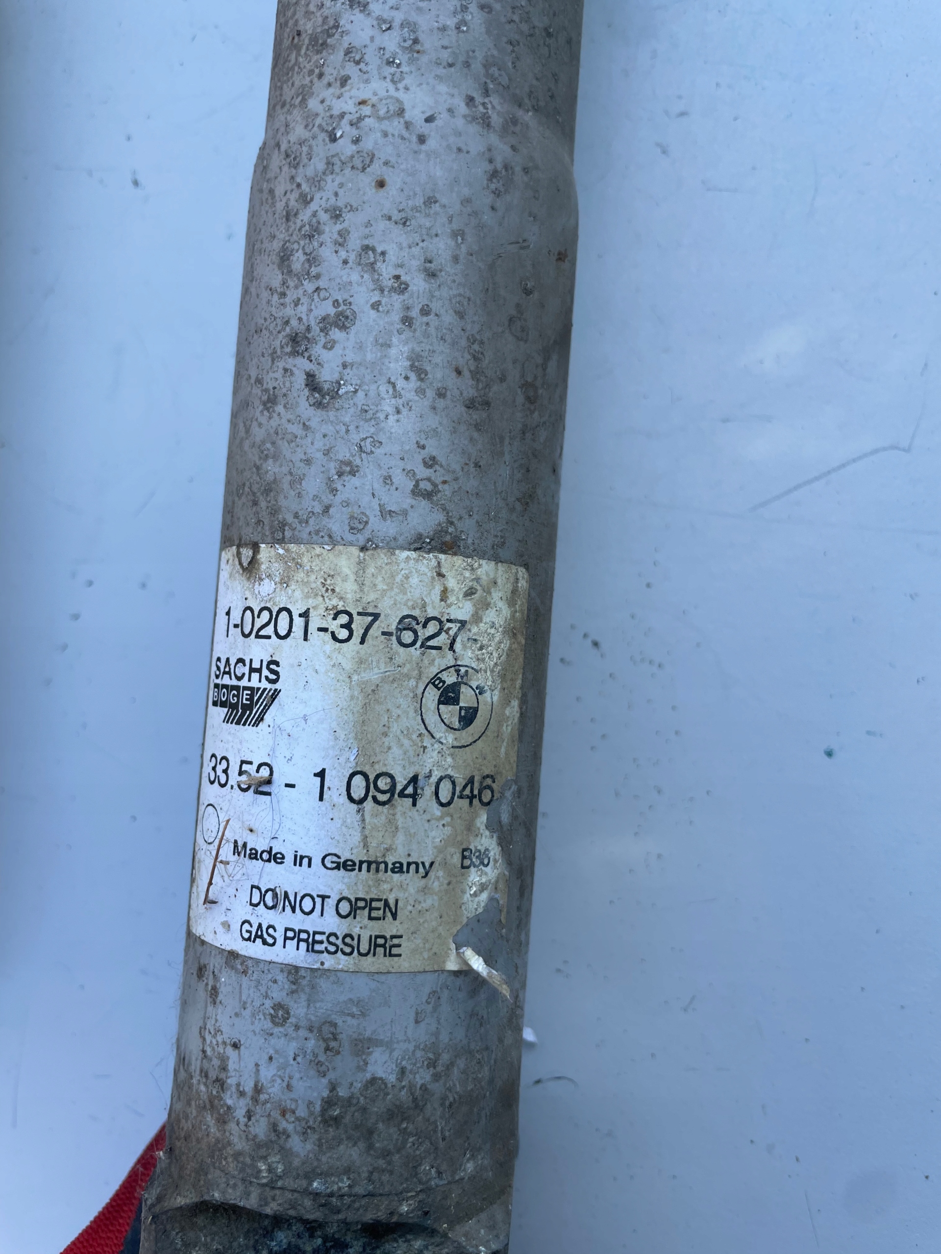 BMW 5 E39 shock absorber right left rear part 1094046 KOMBI