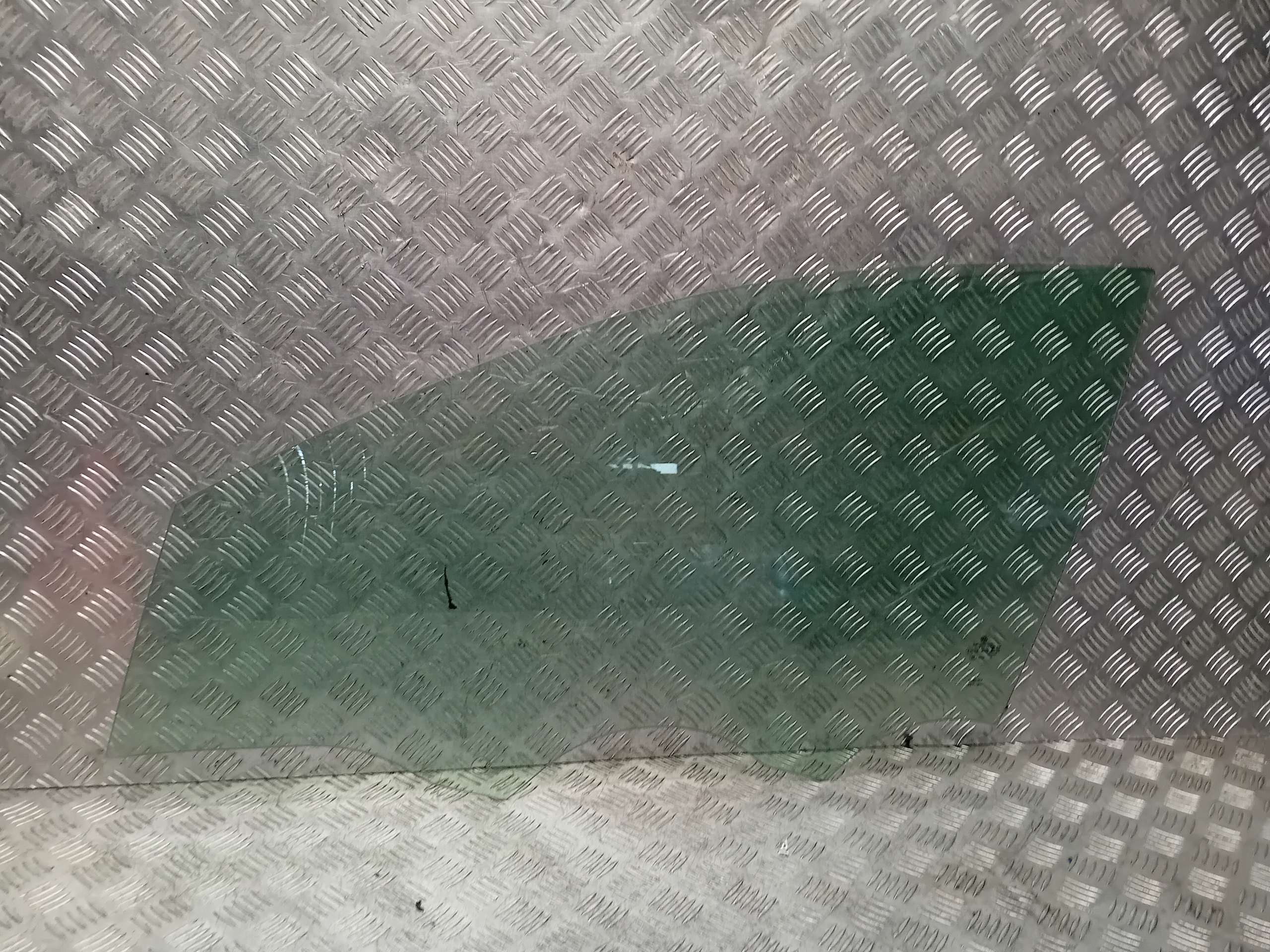 GOLF VIII SZYBA DRZWI LEWY PRZÓD 5H4845201A 20r