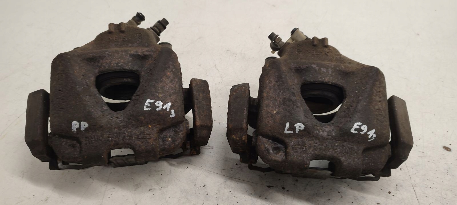 caliper front front right left BMW E90 E91 LIFT 2,0D