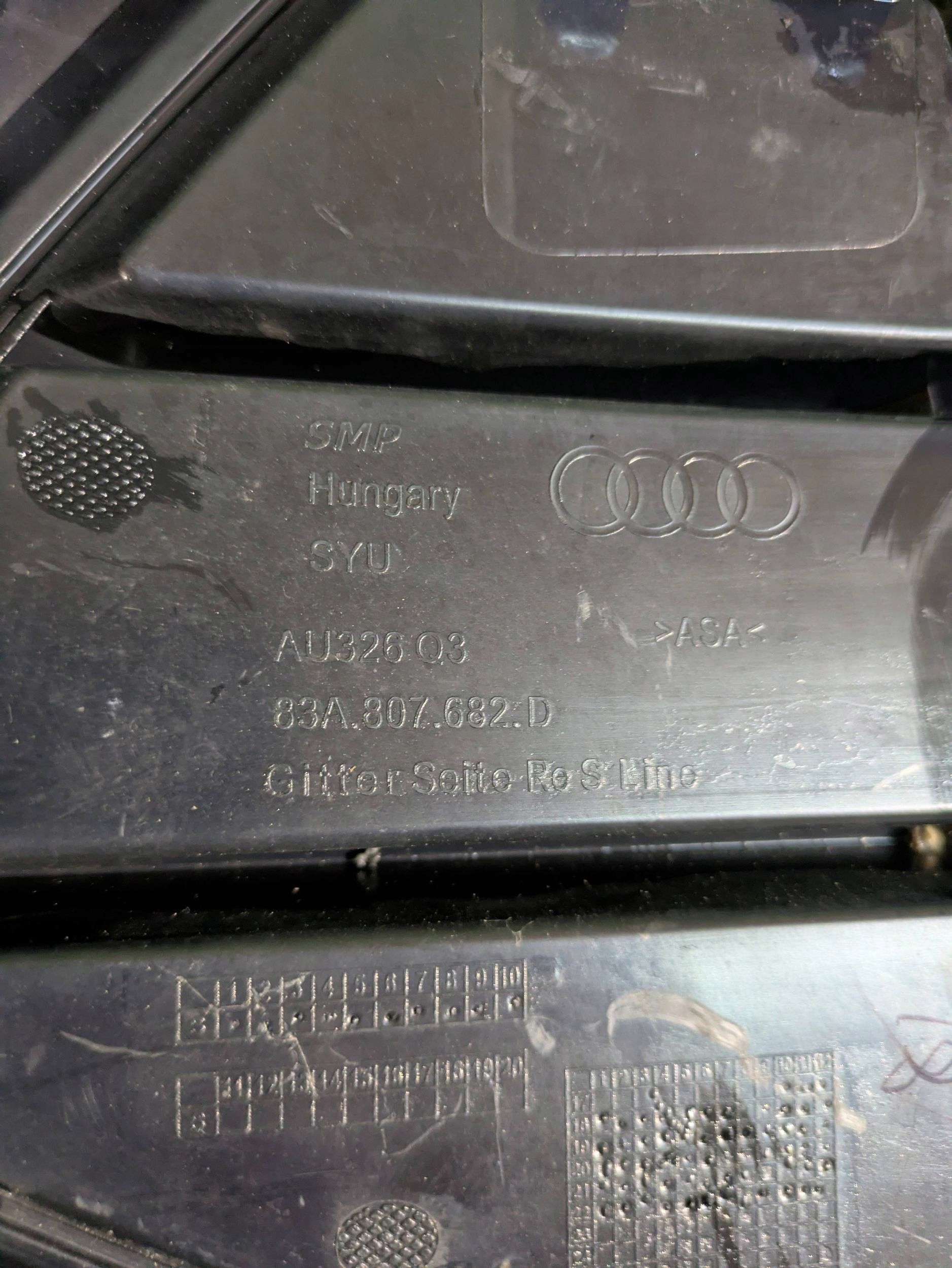 grid spoiler fog lights right AUDI Q3 83A S-LINE NR.5