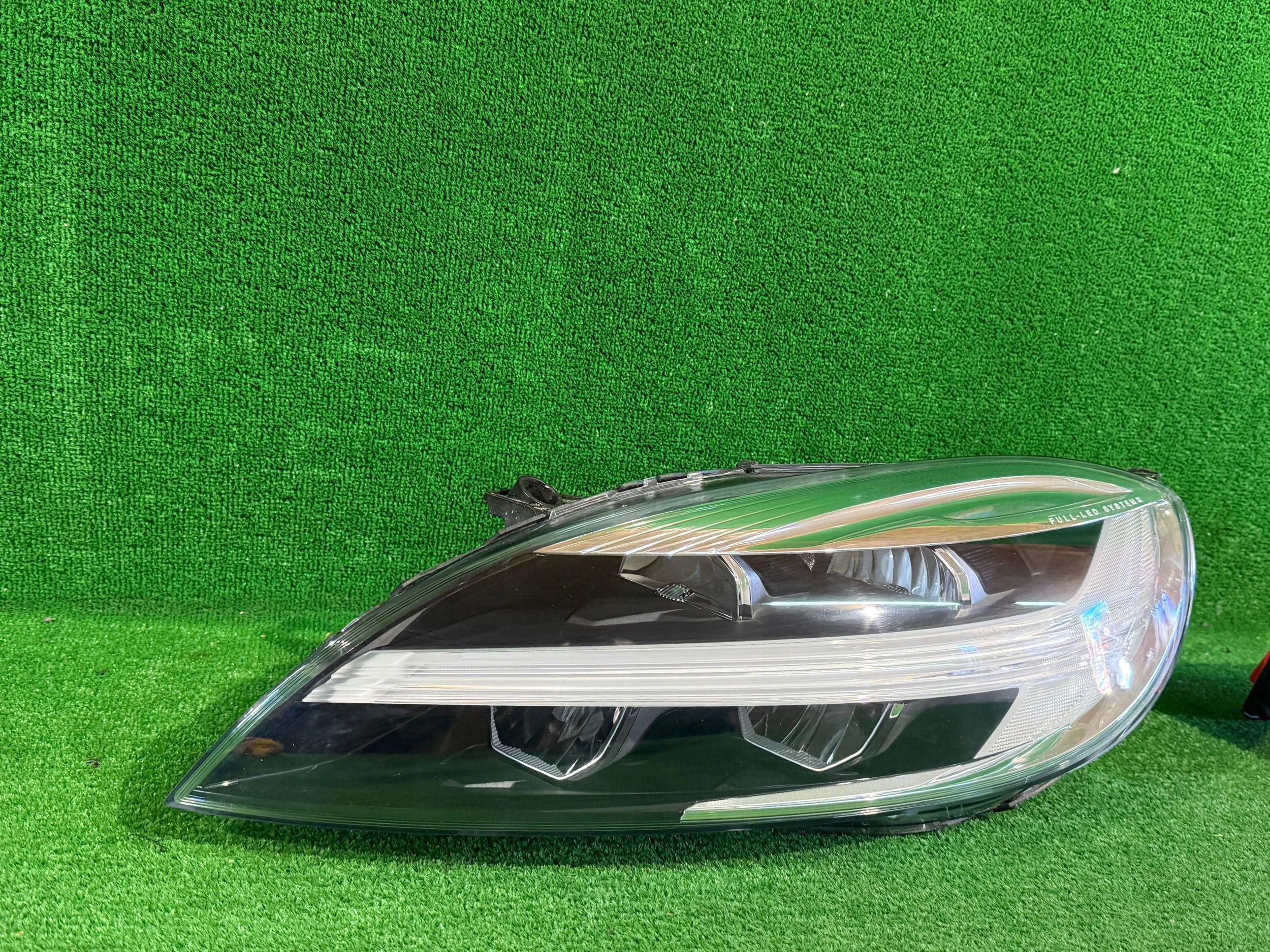 REFLEKTOR left VOLVO V40 II LIFT FULL LED nr:478