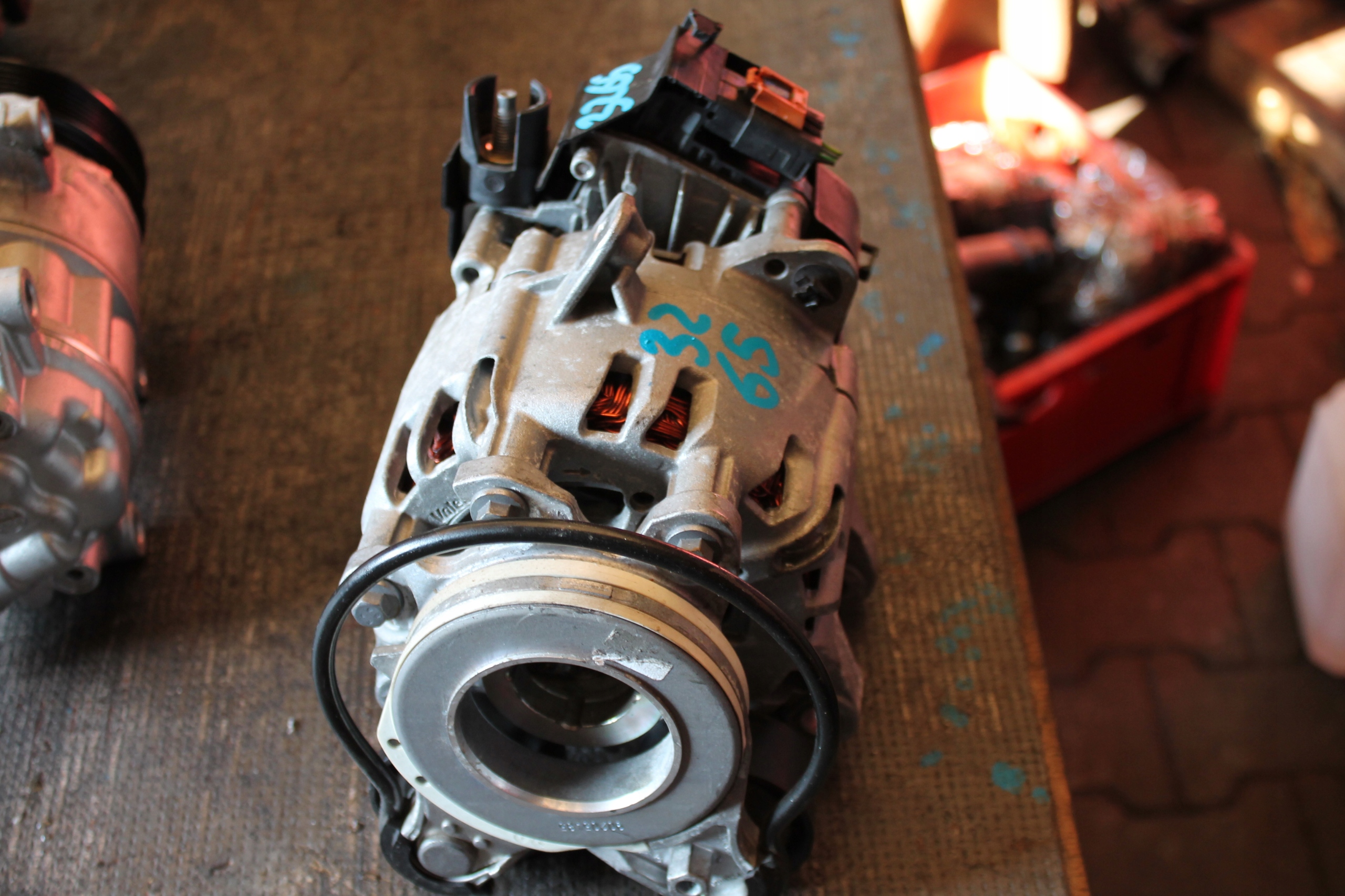3265. alternator PEUGEOT 9820080280