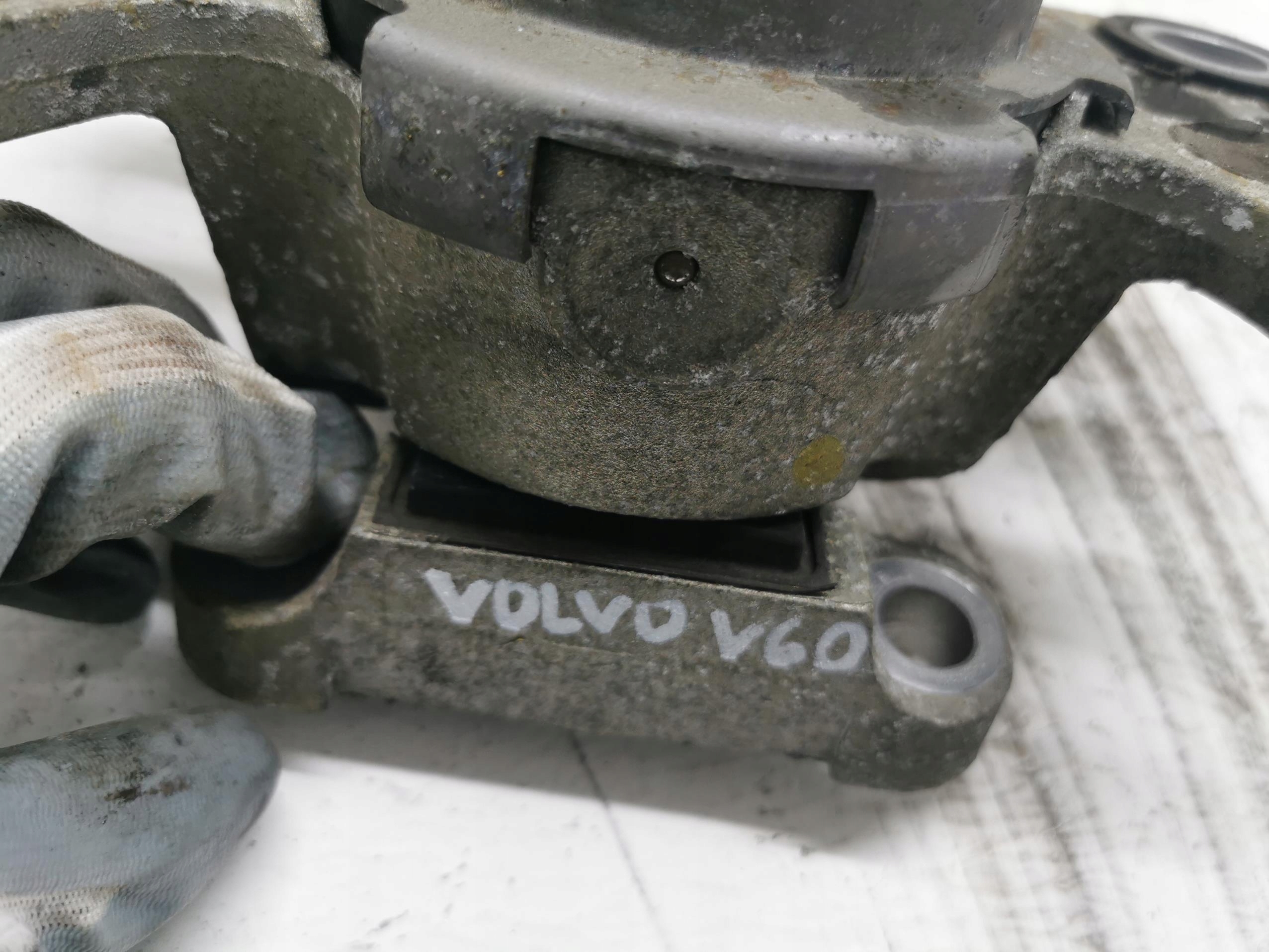 engine mount VOLVO V60 II 10-18 2.4D