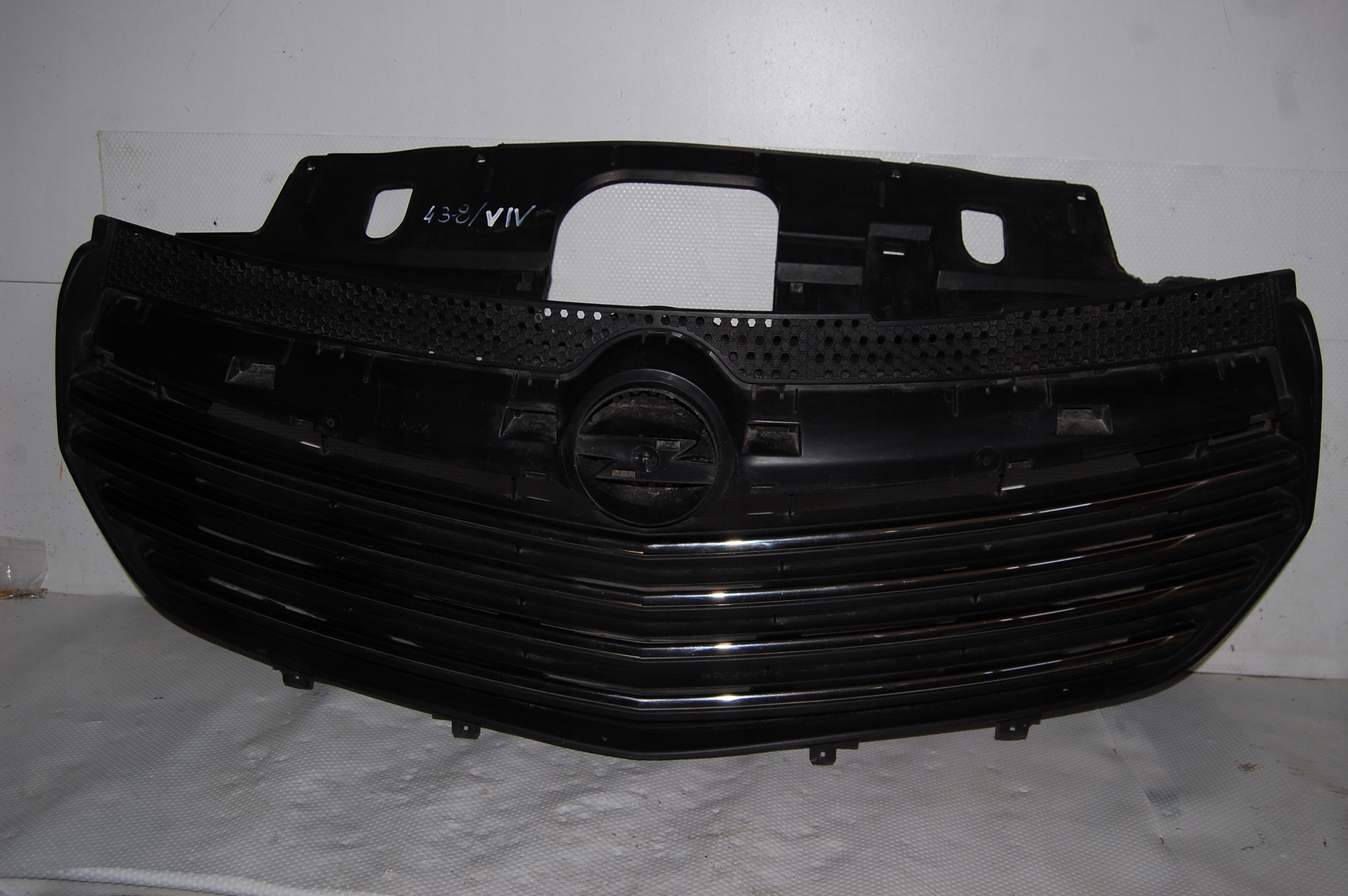 opel Vivaro II b 2 решетка радиатора 2014-2018 93450928