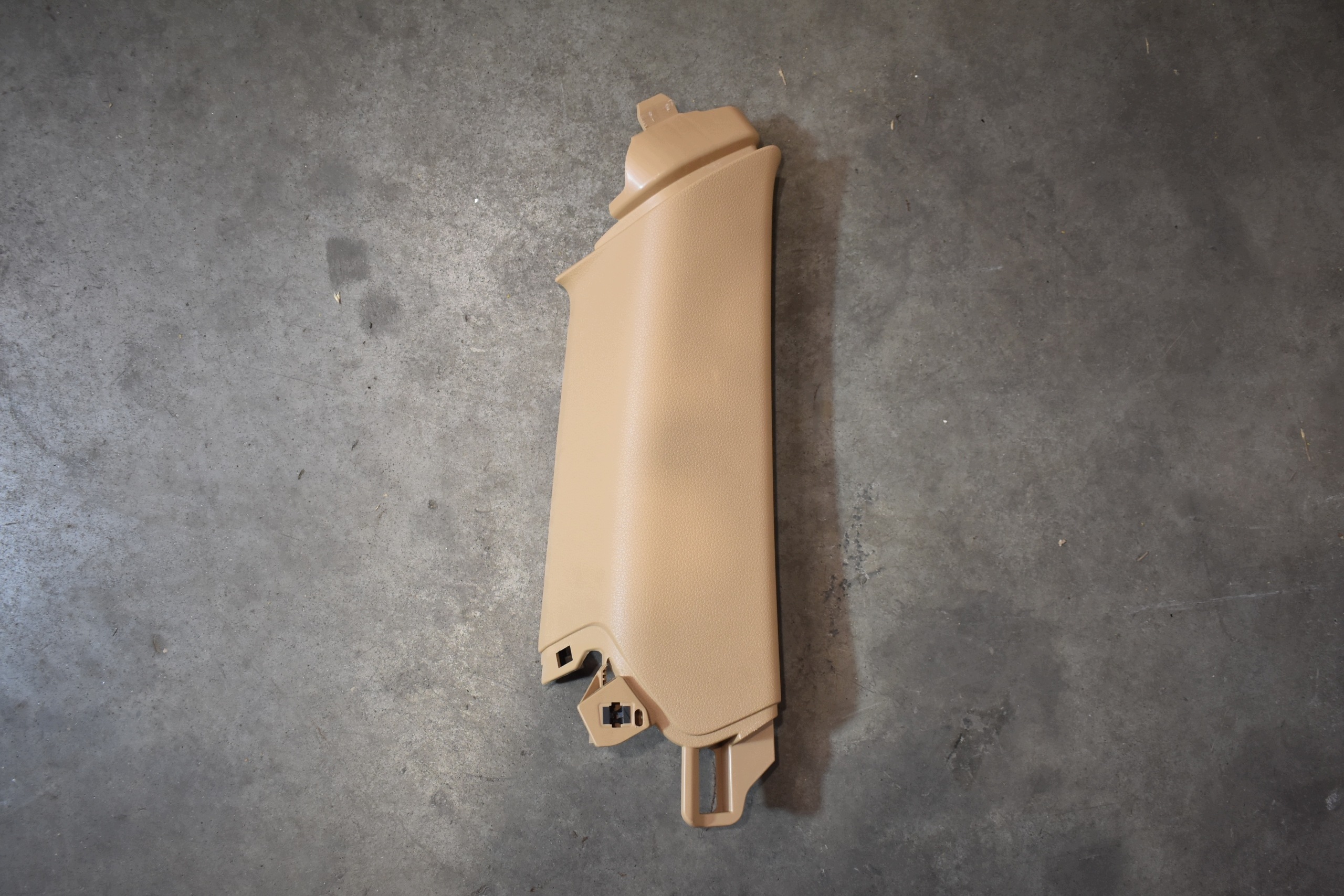 IDEALNA cover side SLUPKA C left left PORSCHE MACAN 1