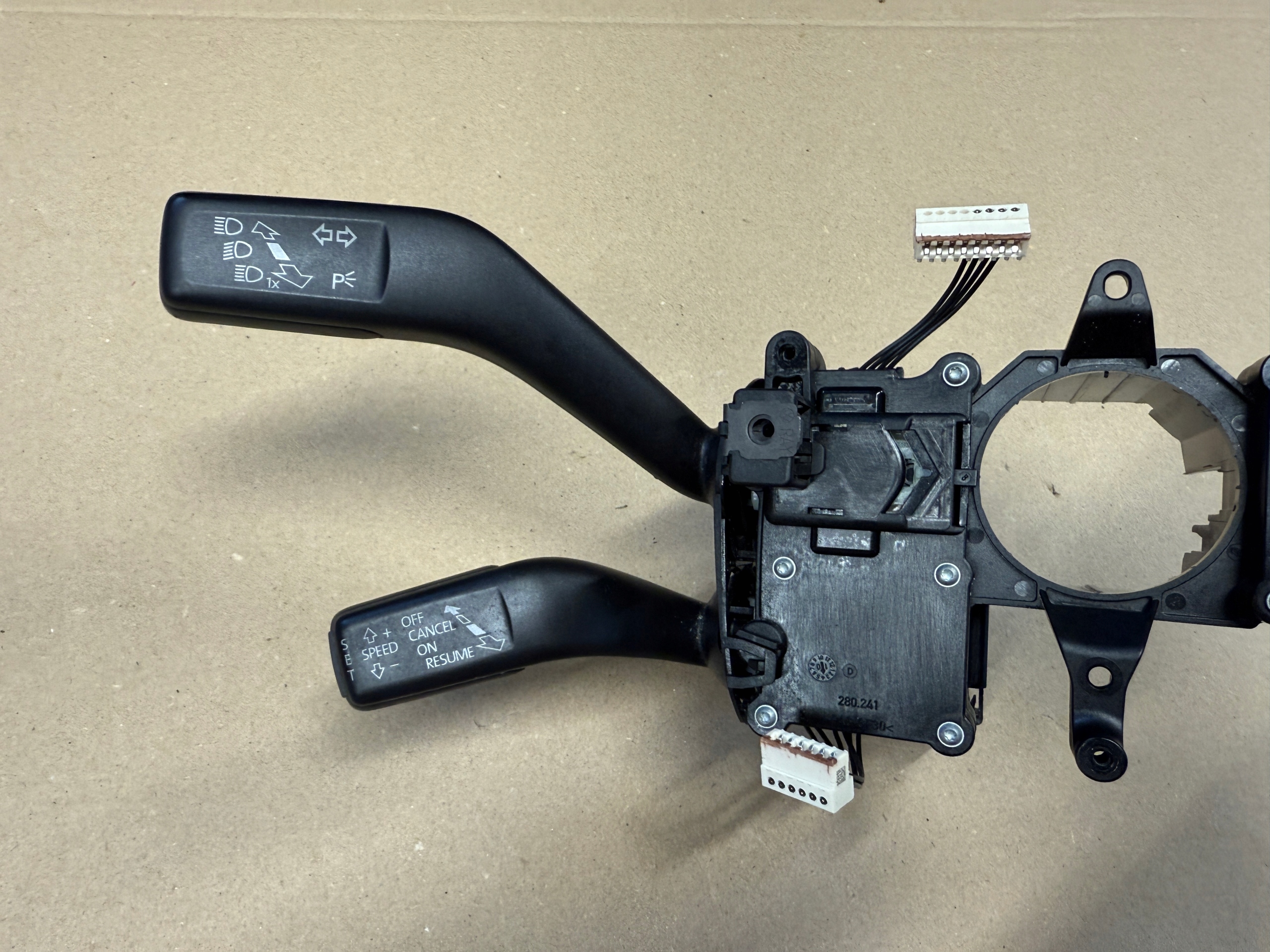 VW PASSAT B6 LIFT DEVIO LUCI TERGICRISTALLO TERGI DEVIO LUCI DEVIO 3C9953501BE