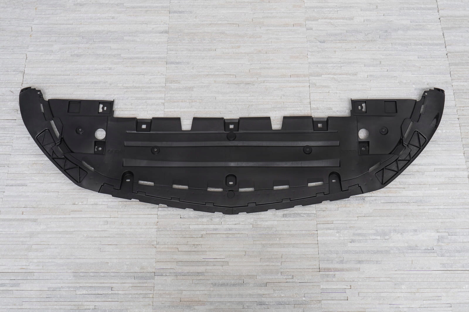 OSŁONA PRZEDNIEGO ZDERZAKA A1778854900 MERCEDES KLASA A W177 AMG 2018+ Typ samochodu Samochody osobowe