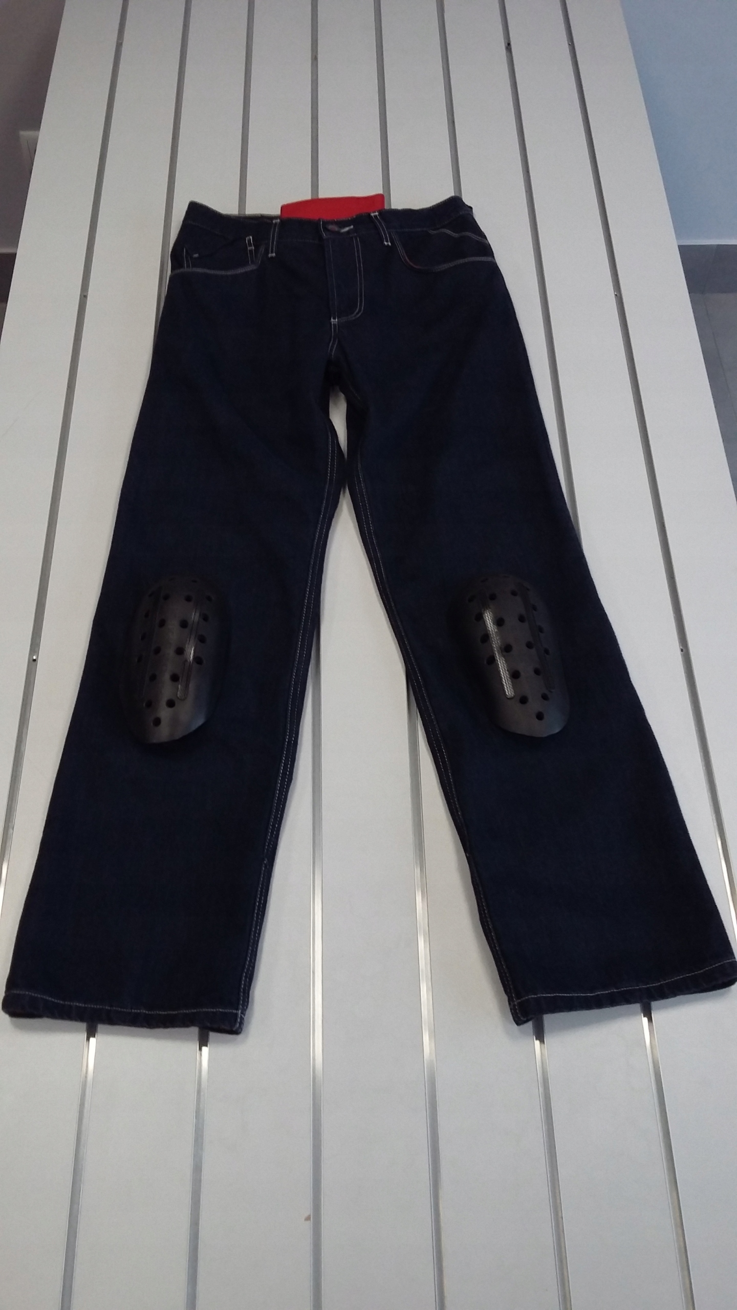 REDLINE Rookie rozm. W32/L33 Producent Redline