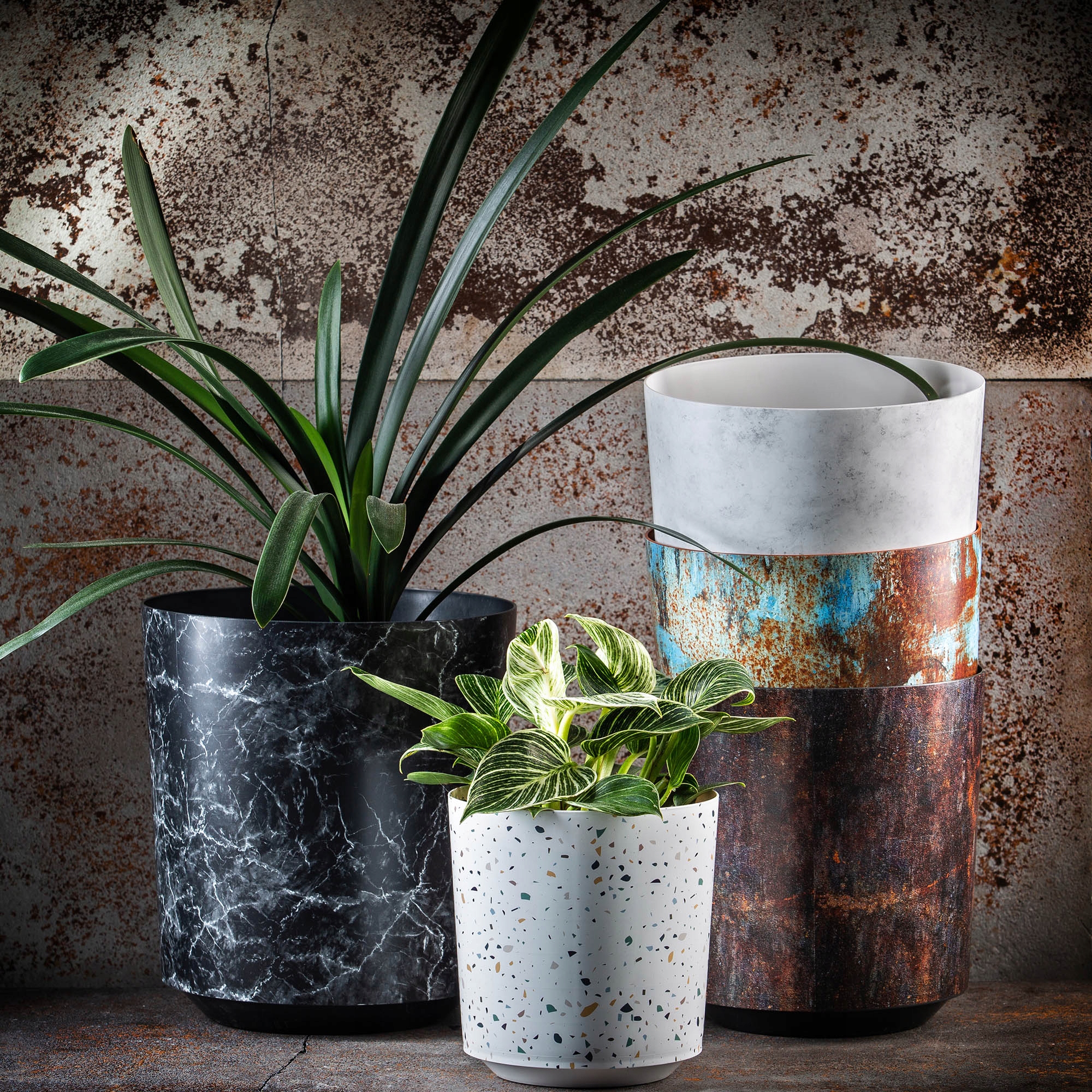 DONICZKA OSŁONKA NA DONICZKĘ LASTRYKO 25x27cm Maks. szerokość 25 cm