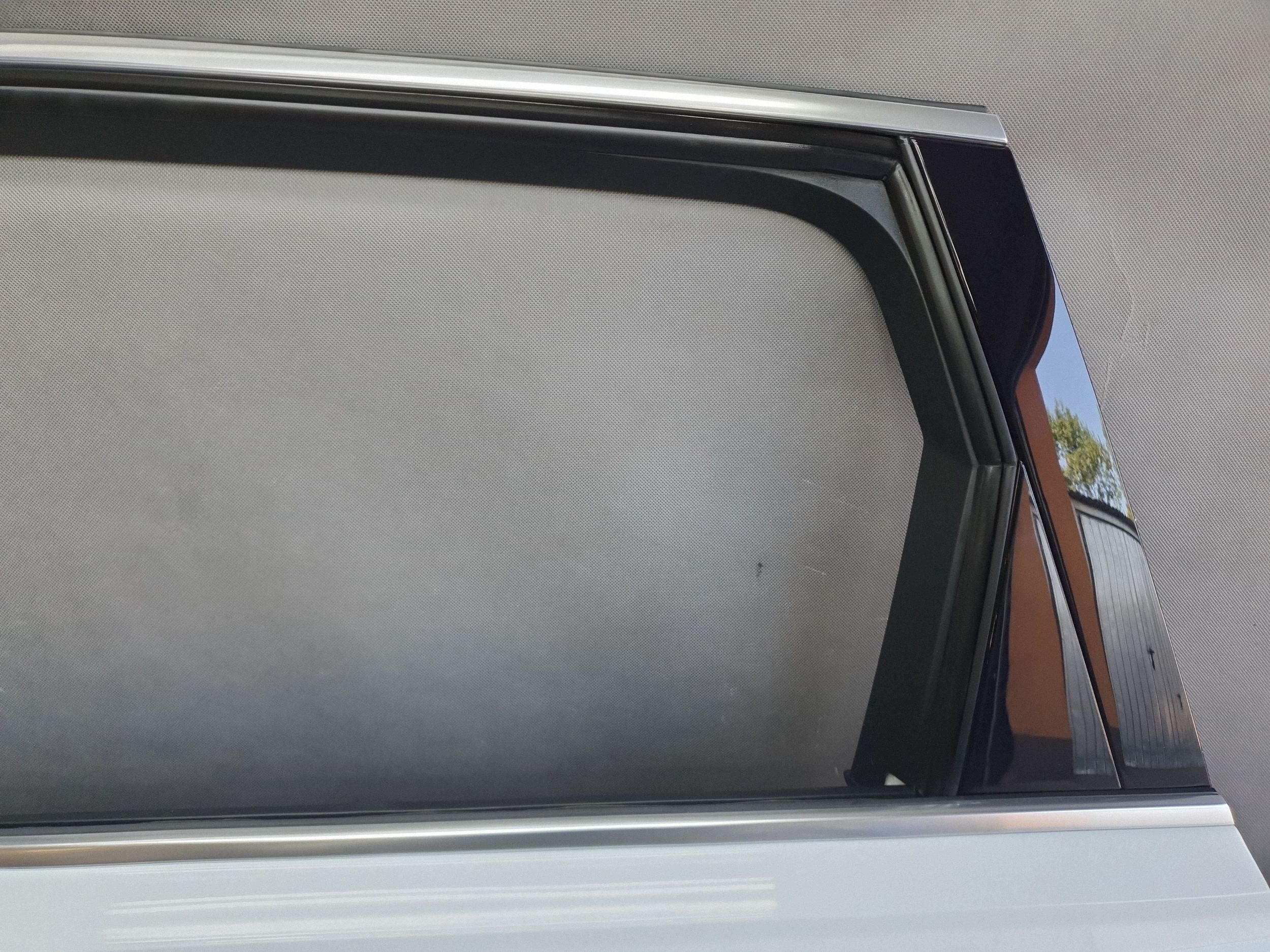 Audi Q7 4M door left rear part rear. ls9r 4M0833051E