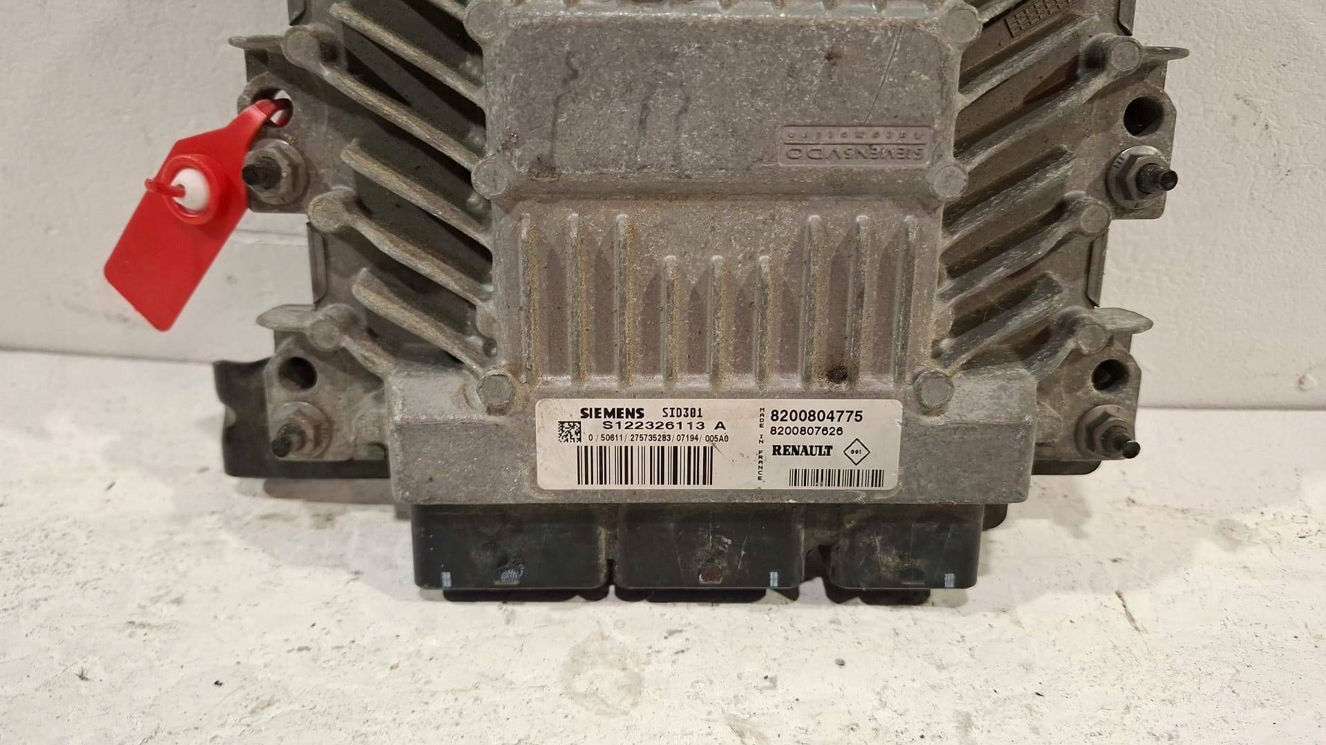 control unit of the engine computer S122326113A Renault Megane II 1.5 DCI