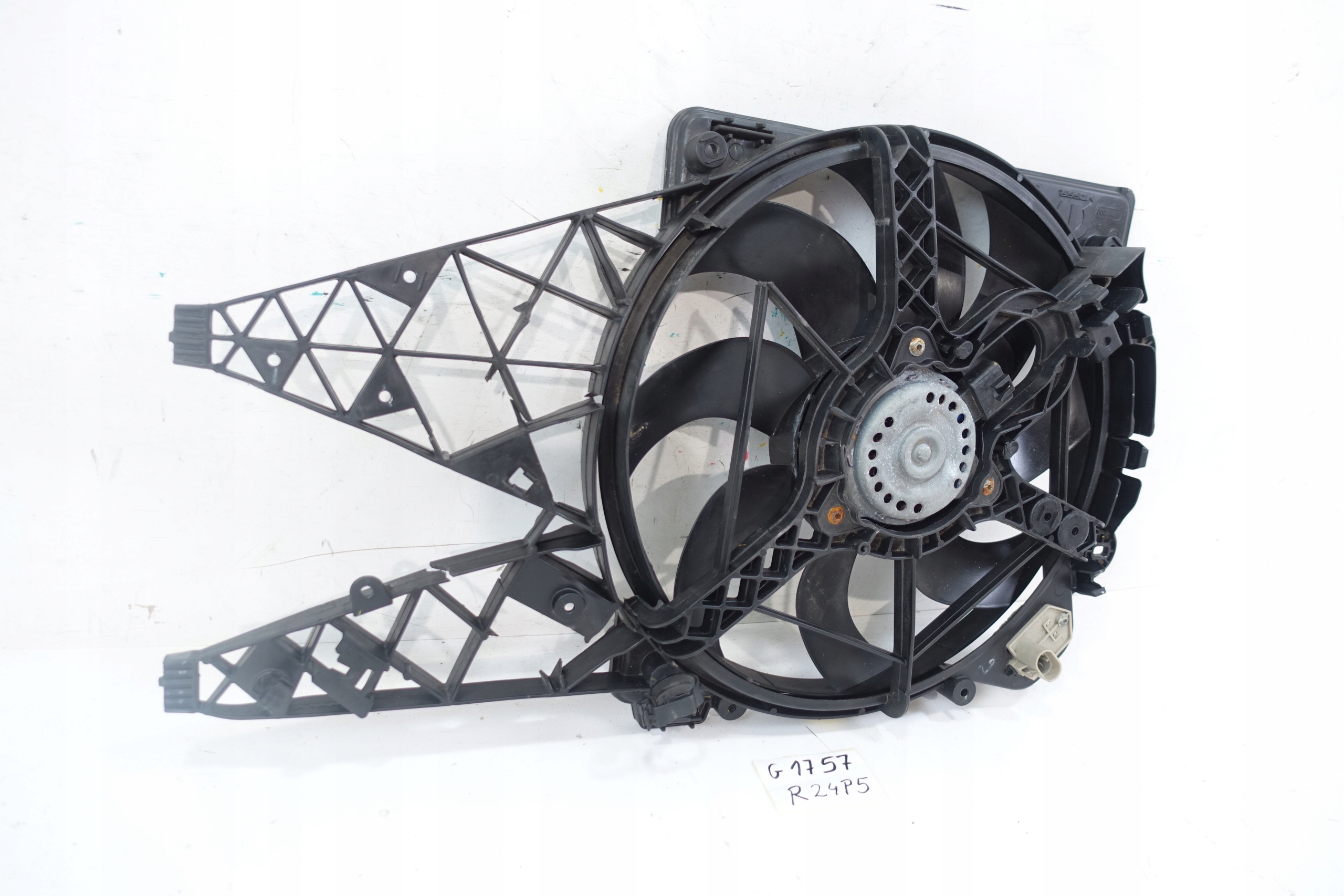 OPEL COMBO D 2011- radiator fan 8E4241000