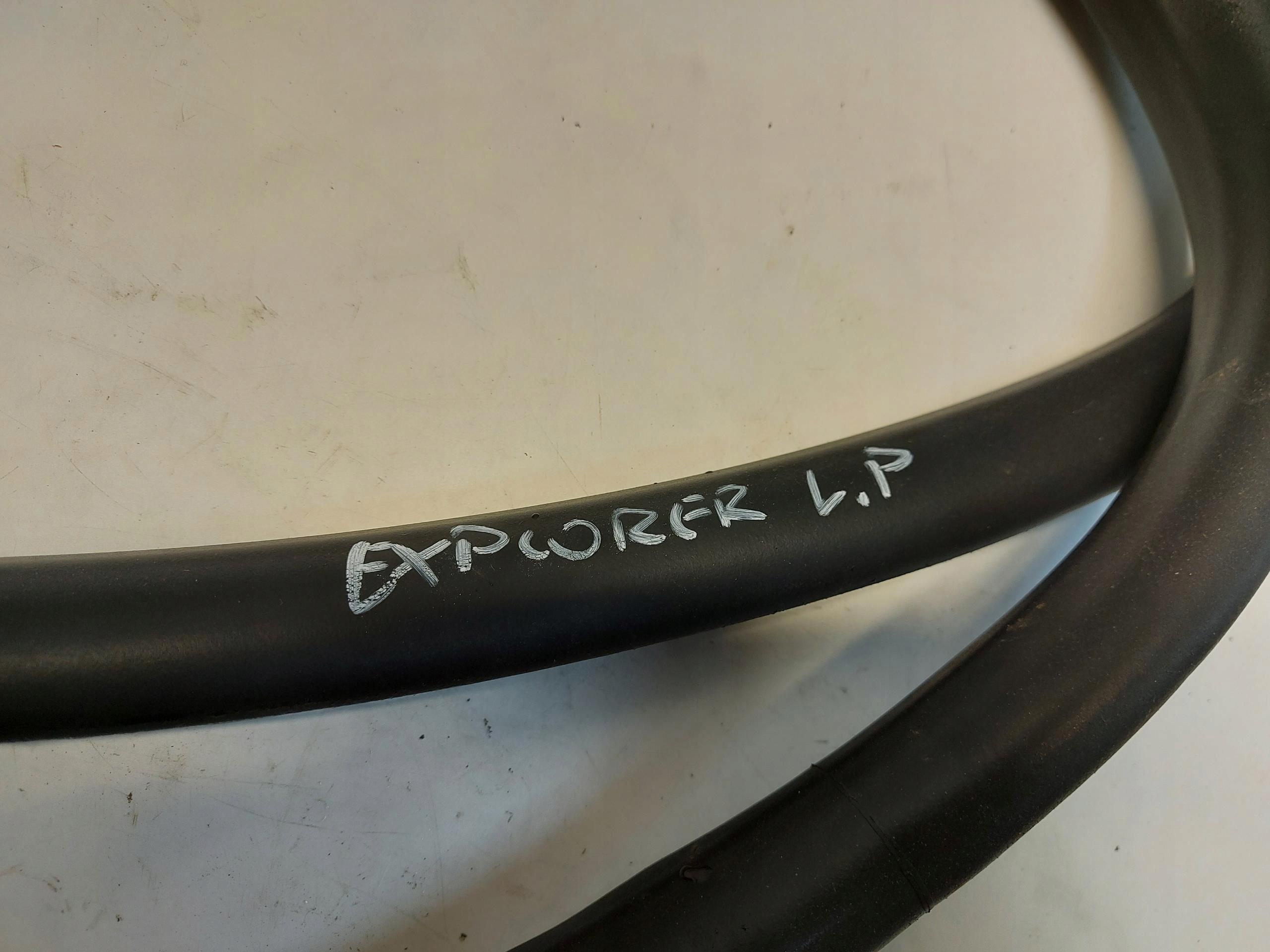 Ford Explorer VII R2KB, gasket left front