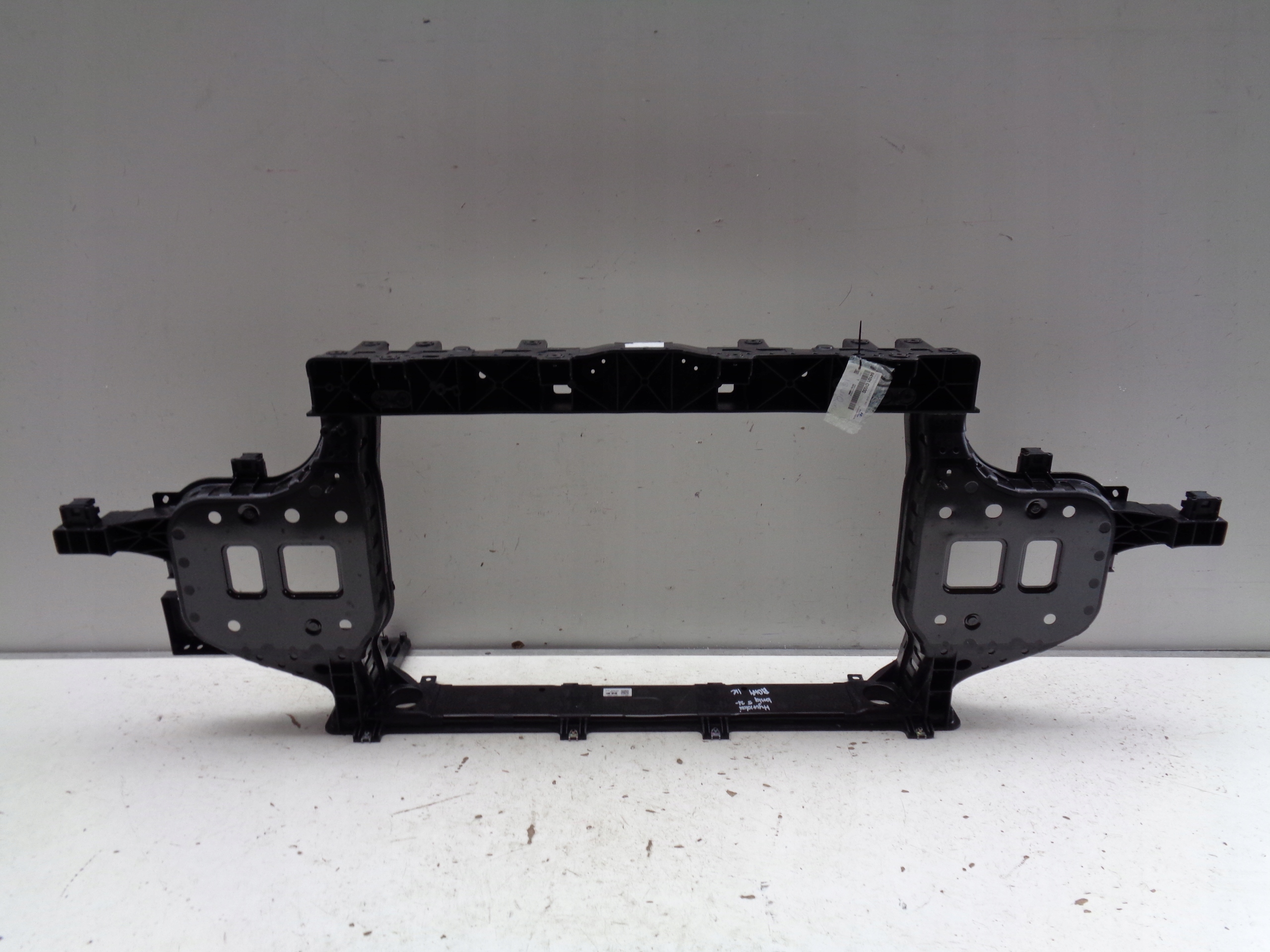 new bar, wall front HYUNDAI IONIQ 5 21