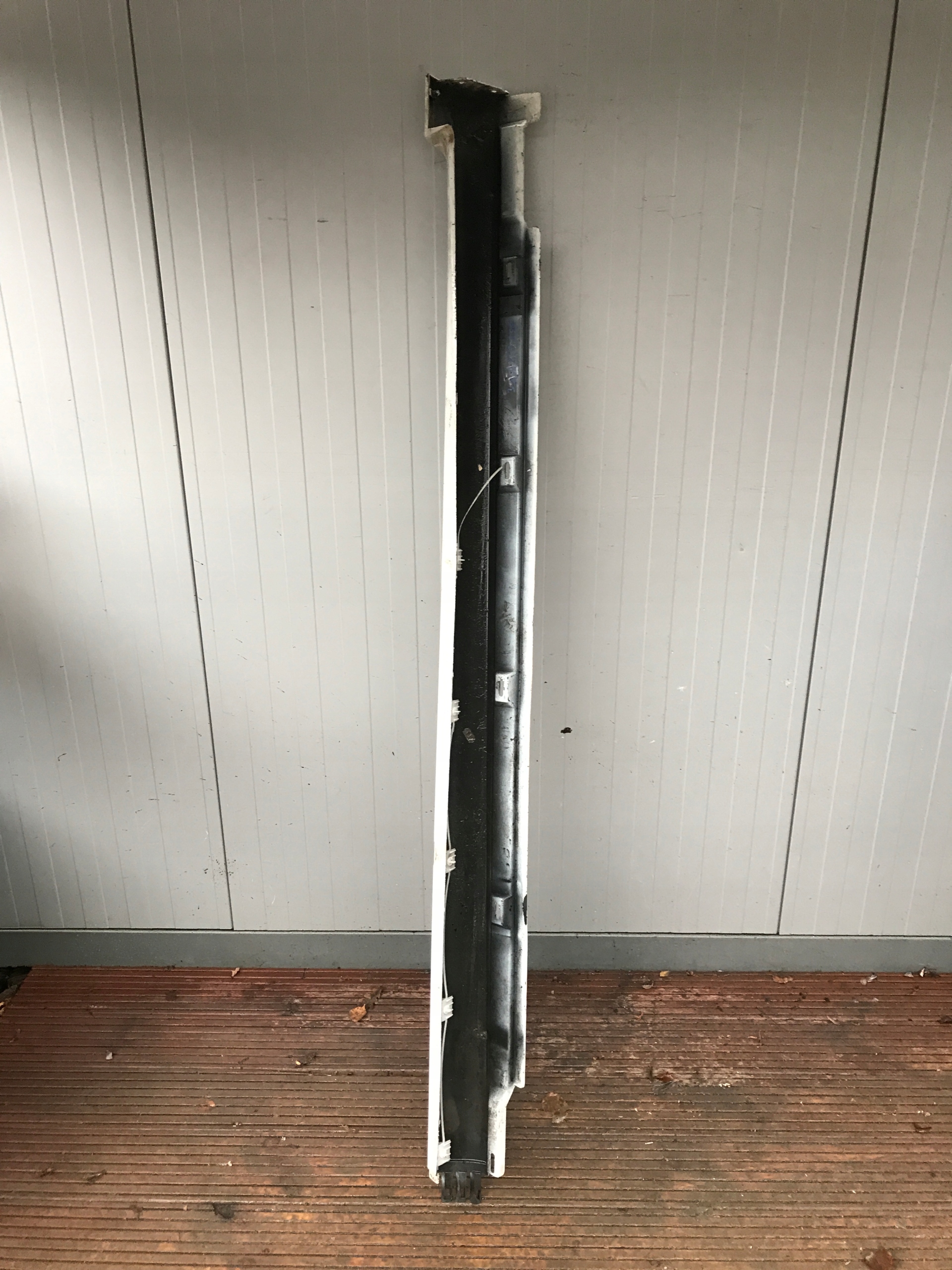 moulding threshold left VW PASSAT B7 3AA853855