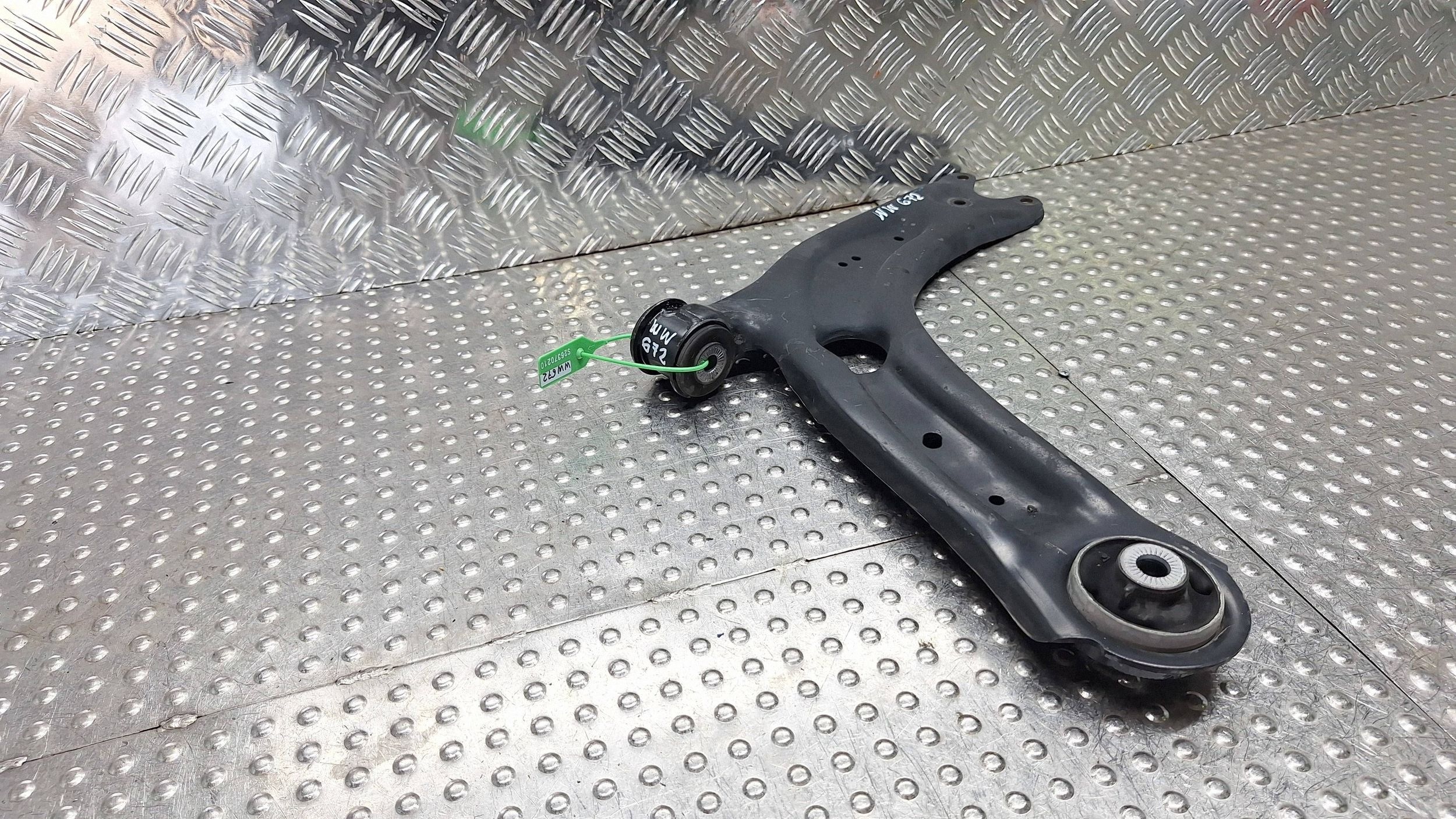 arm right front 3Q0407154B VW PASSAT B8 ATECA SUPERB III
