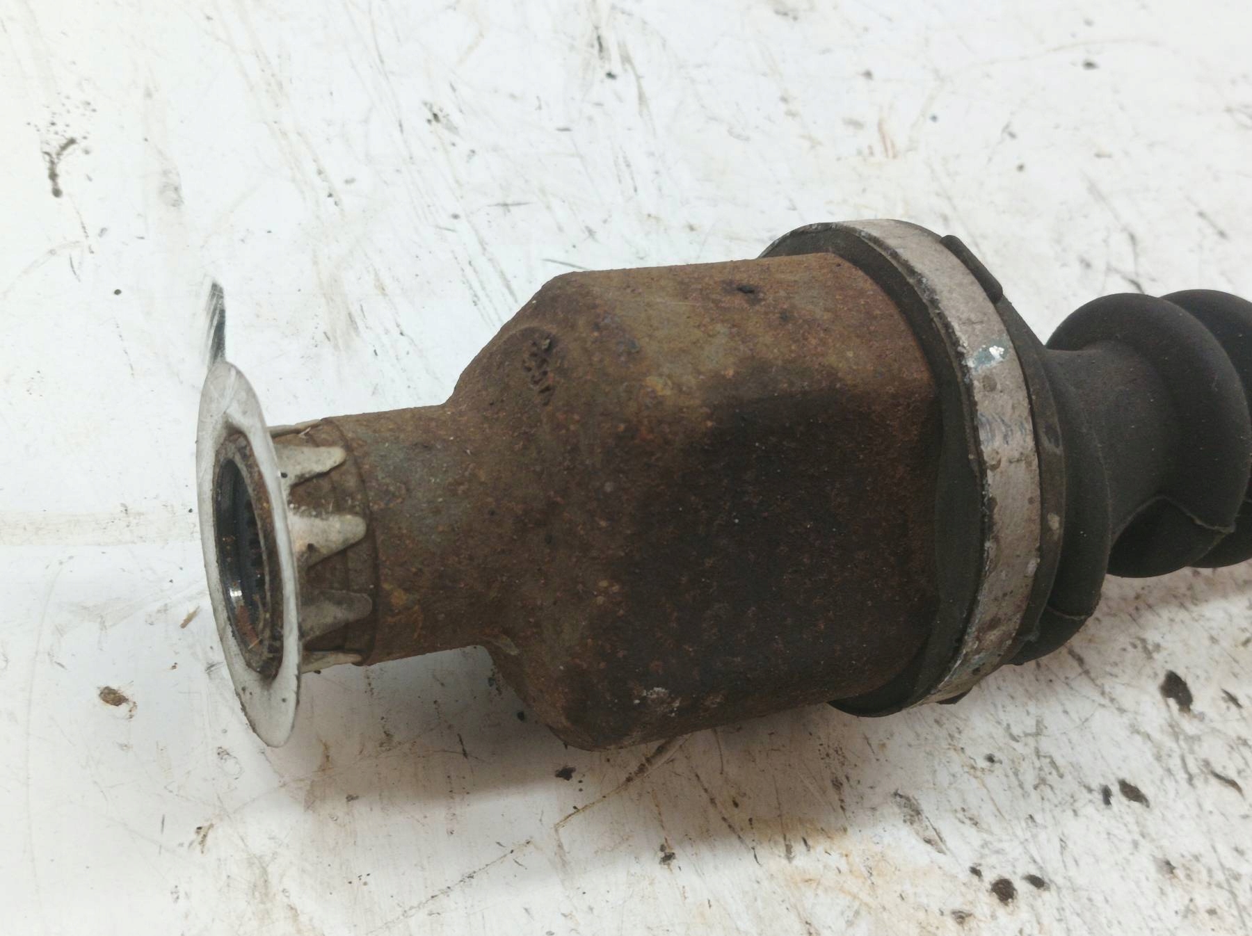 semi-axis right front 1.2 B 8200684084 Renault Twingo II (2007-2014 )
