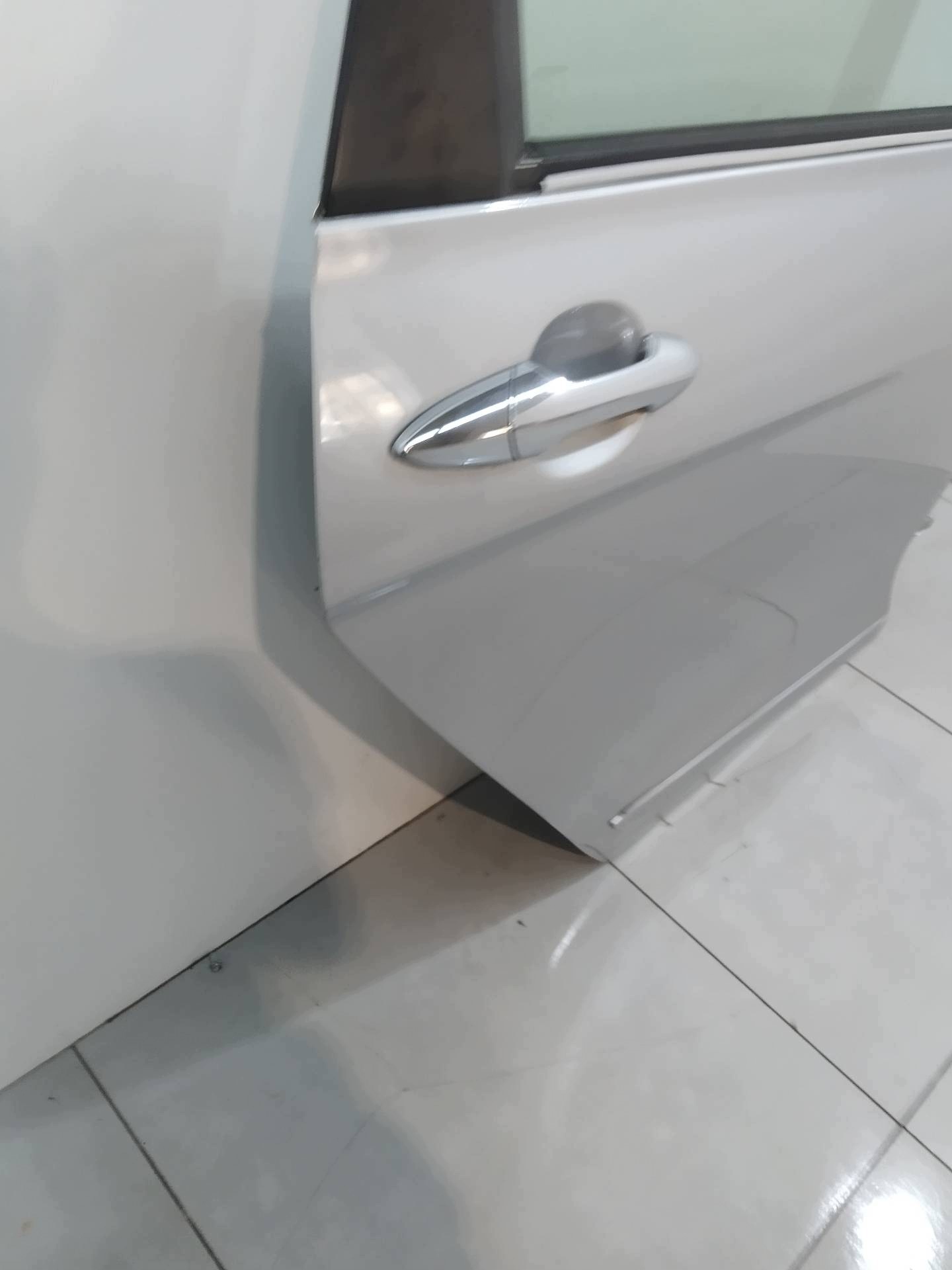 Tür rechts heck NH700M Honda FR-V und (2004-2009)