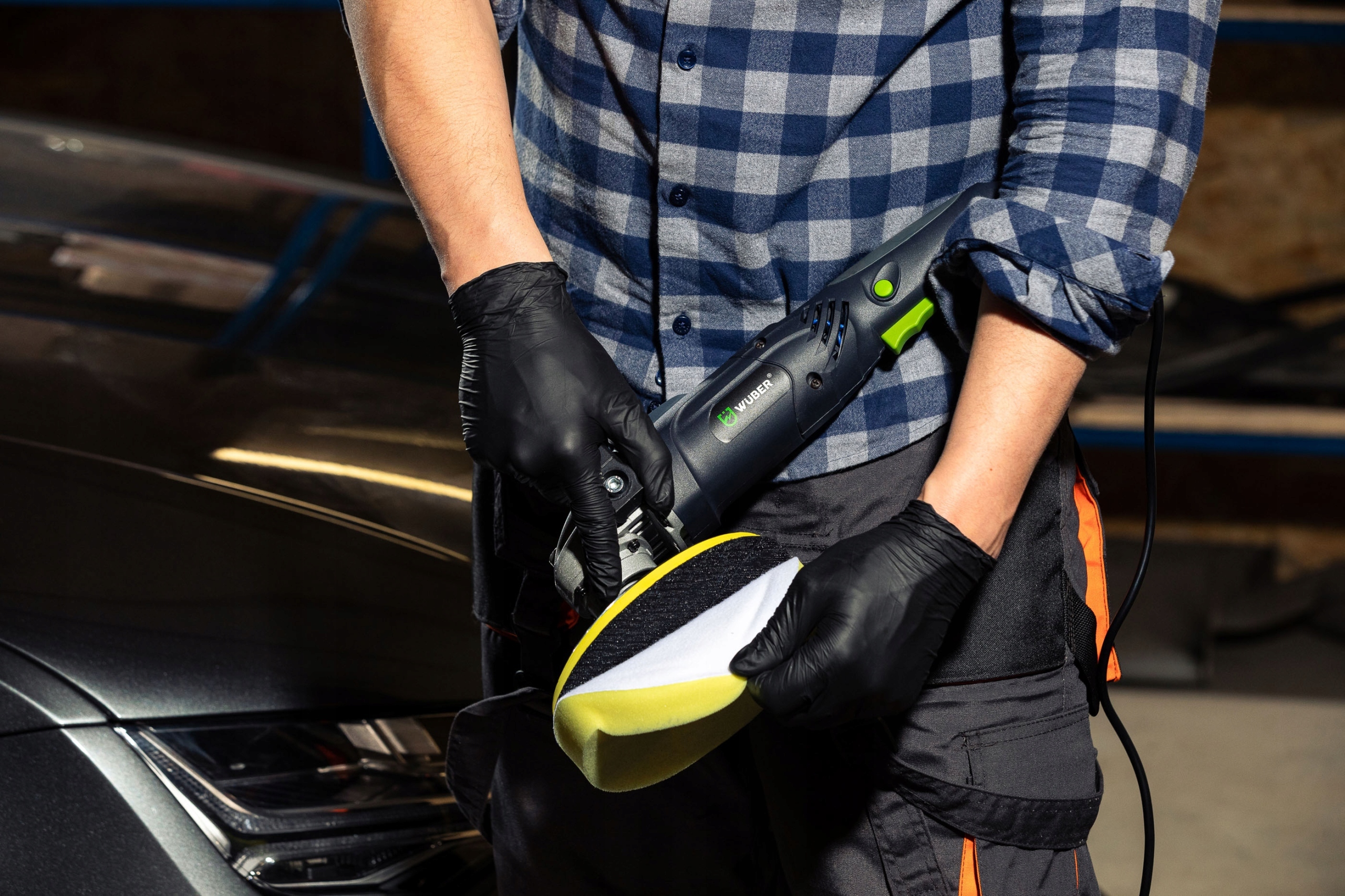 POLERKA SAMOCHODOWA 2400W ROTACYJNA Z REGULACJĄ OBROTÓW FILC ZESTAW GĄBKI Typ uchwytu uchwyt górny zamknięty