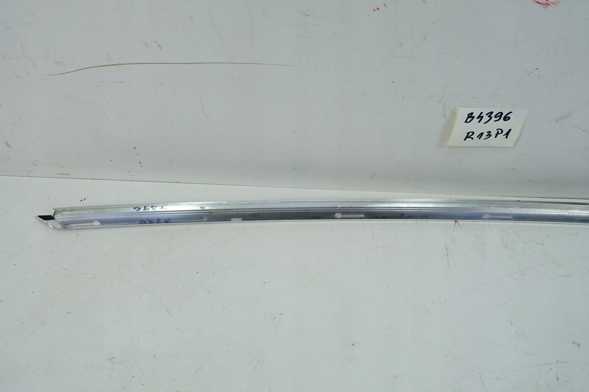 moulding CHROM door right front MERCEDES E W207